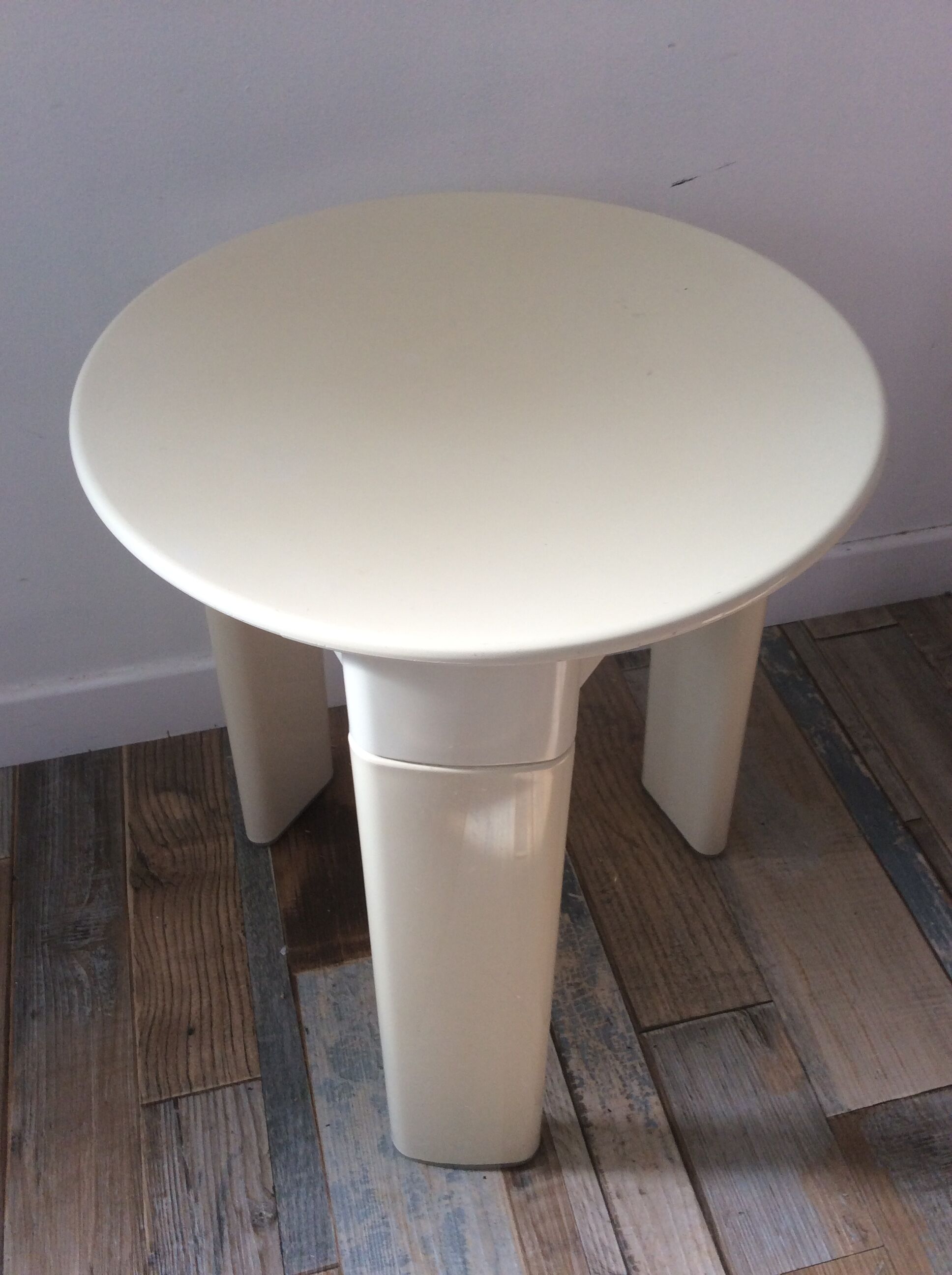 Tabouret tripod Olaf V.Bohr of the 70s Italy