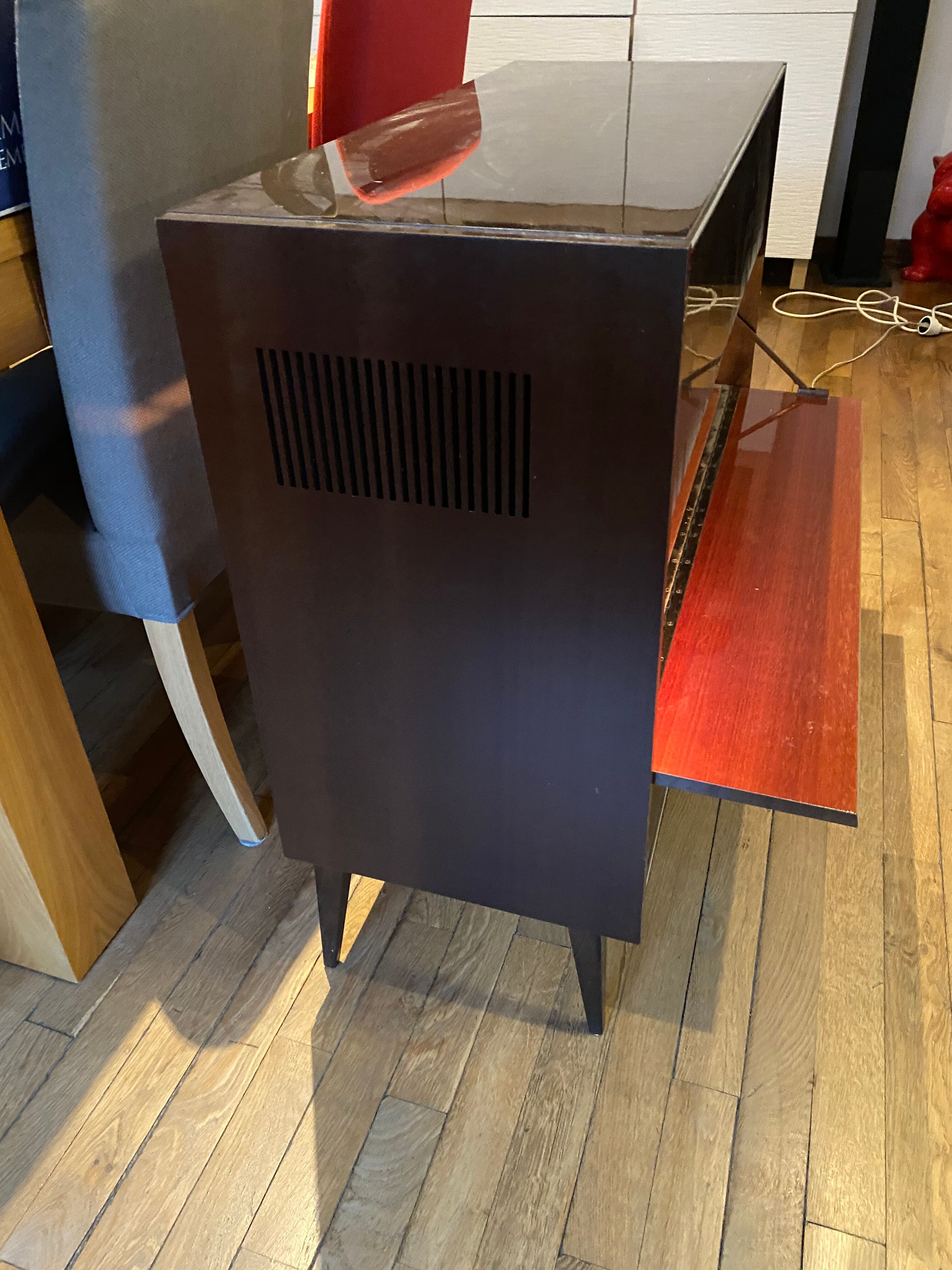 Vintage grundig radio cabinet