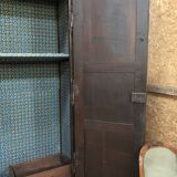 Armoire ancienne Louis XIII en noyer massif avec ses portes sculptées
