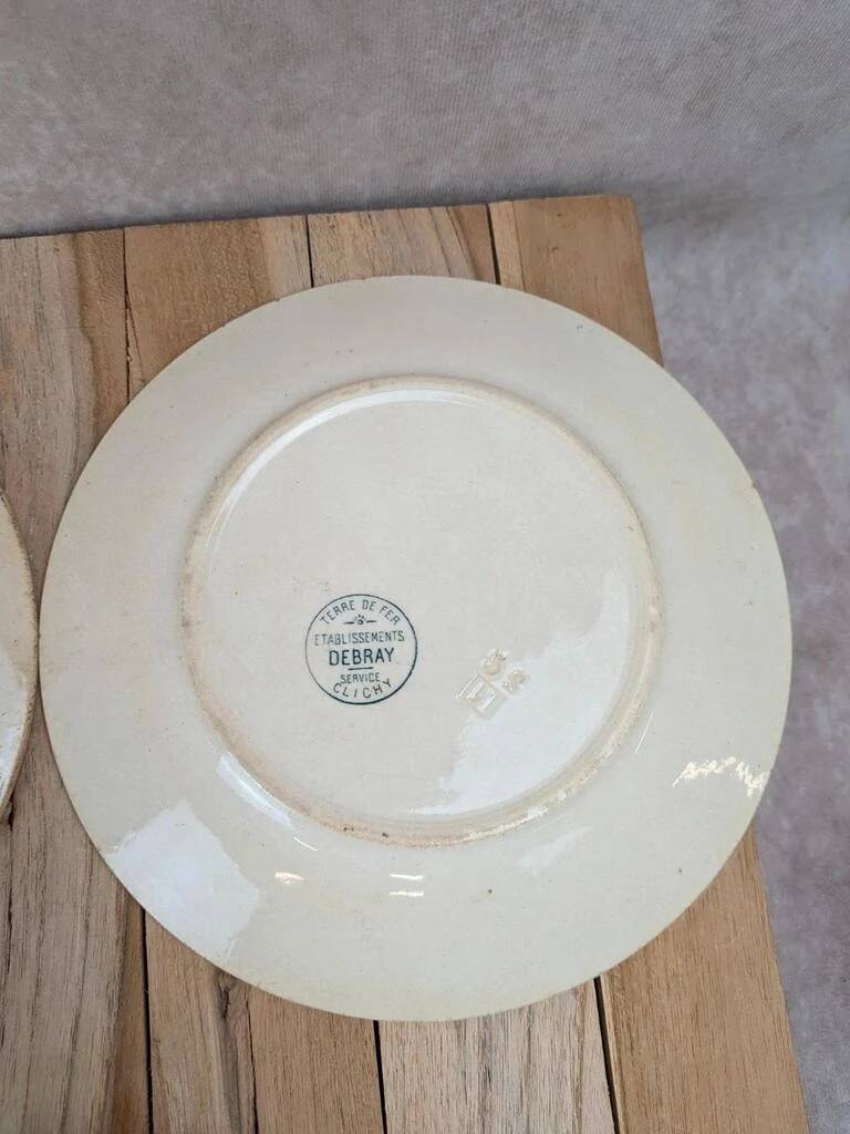 Set of 3 antique flat plates made of ironstone from the Debray Establishments, Clichy service.