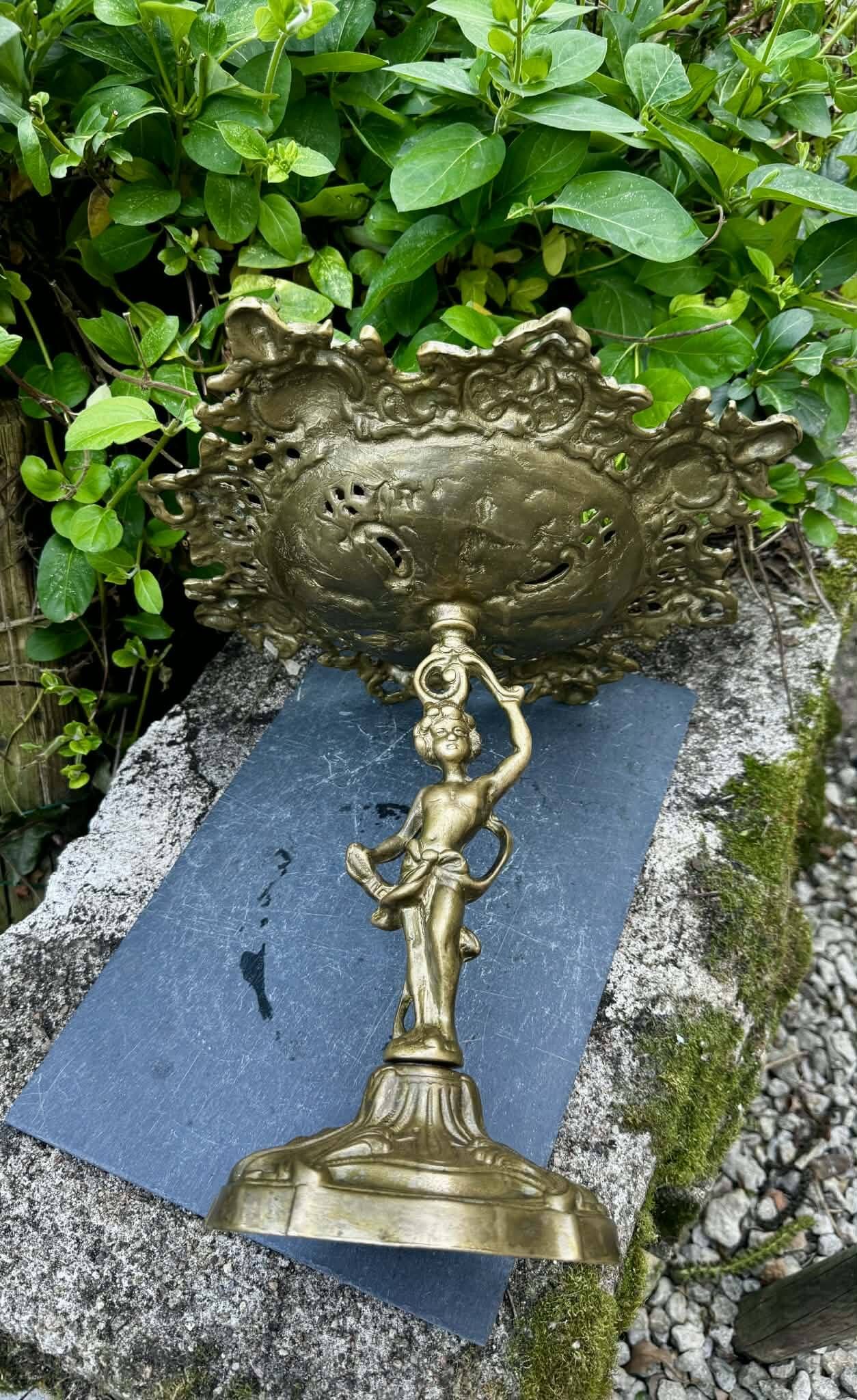 Large bronze fruit bowl from the 19th century.