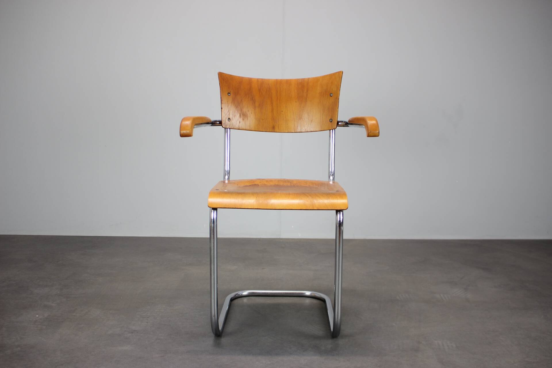 Chrome tubular chair in the style of Mart Stam, Czechoslovakia, 1930s.