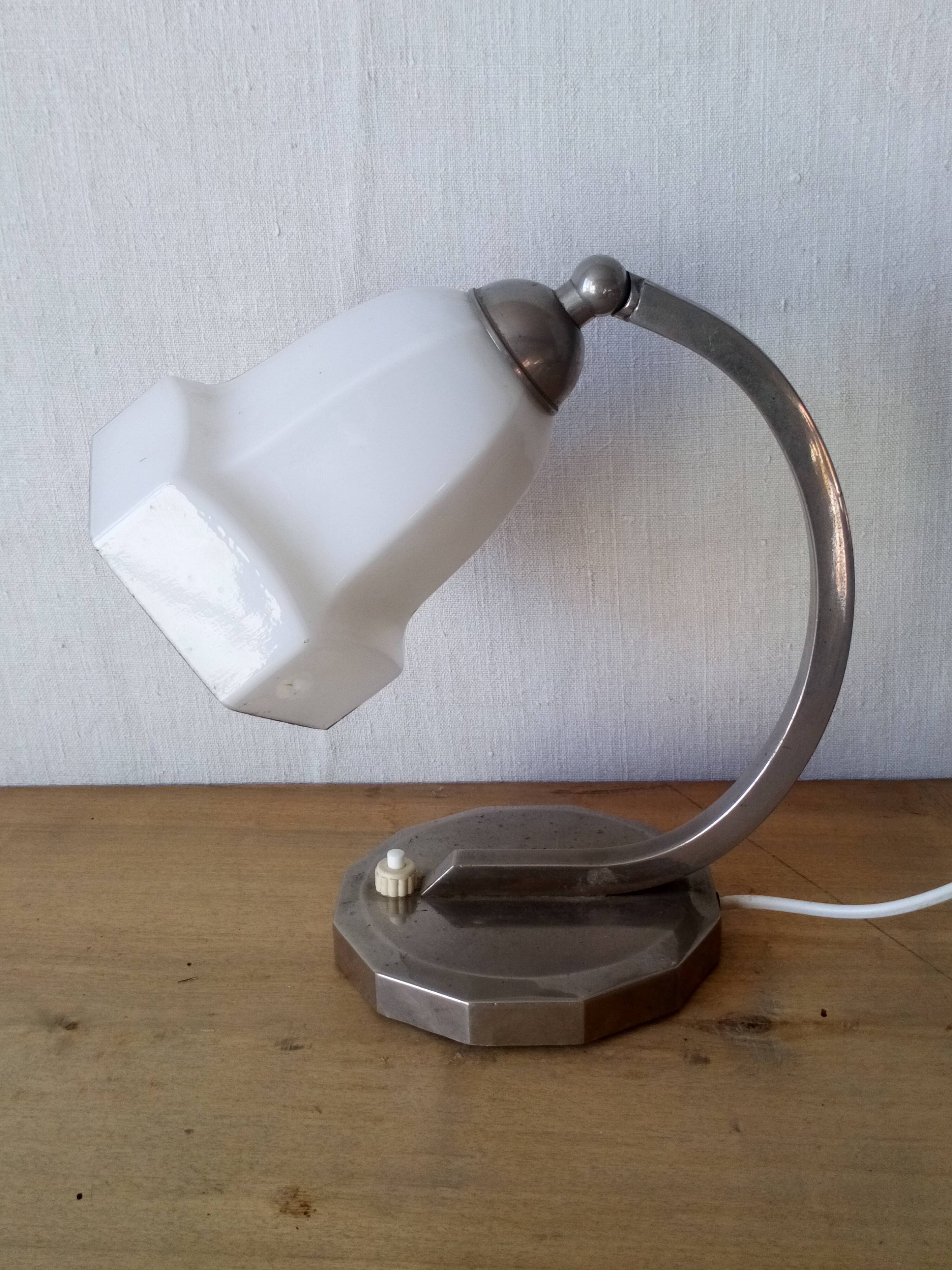 Lamp 1930 chrome and opaline, réélectrifié.