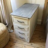 Drawer cabinet