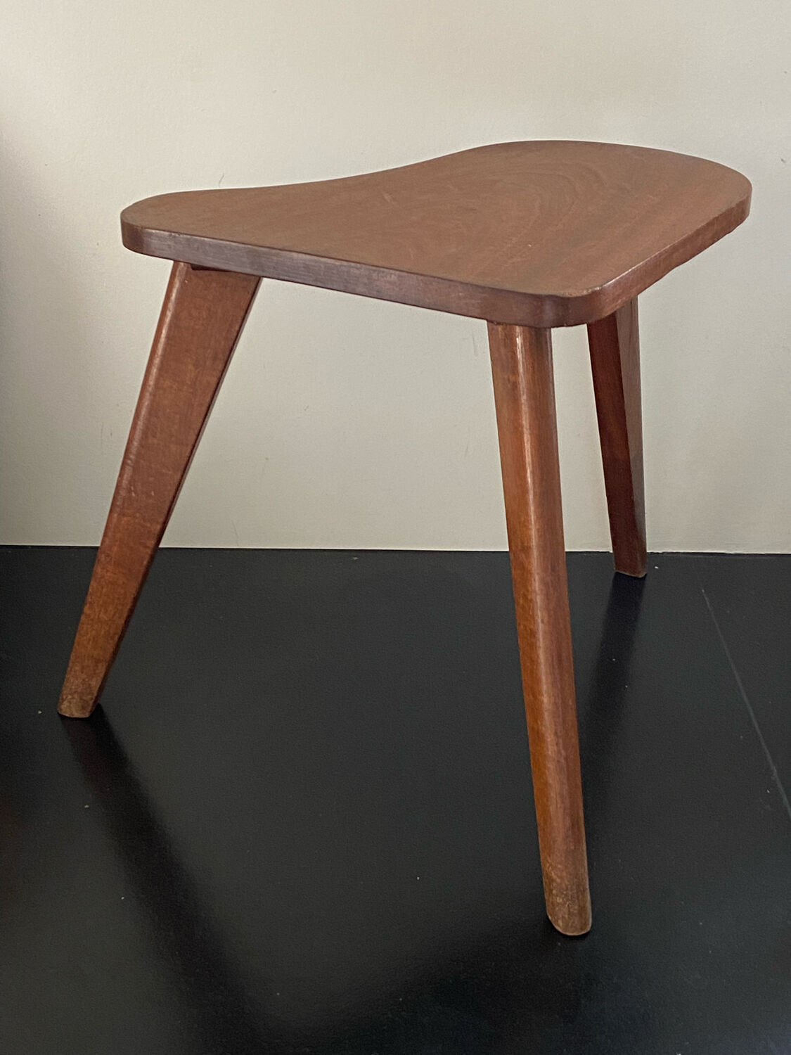 Tablette d’appoint tripode, bout de canapé 1950