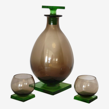 Carafe et 2 verres en verre vert et marron modèle original