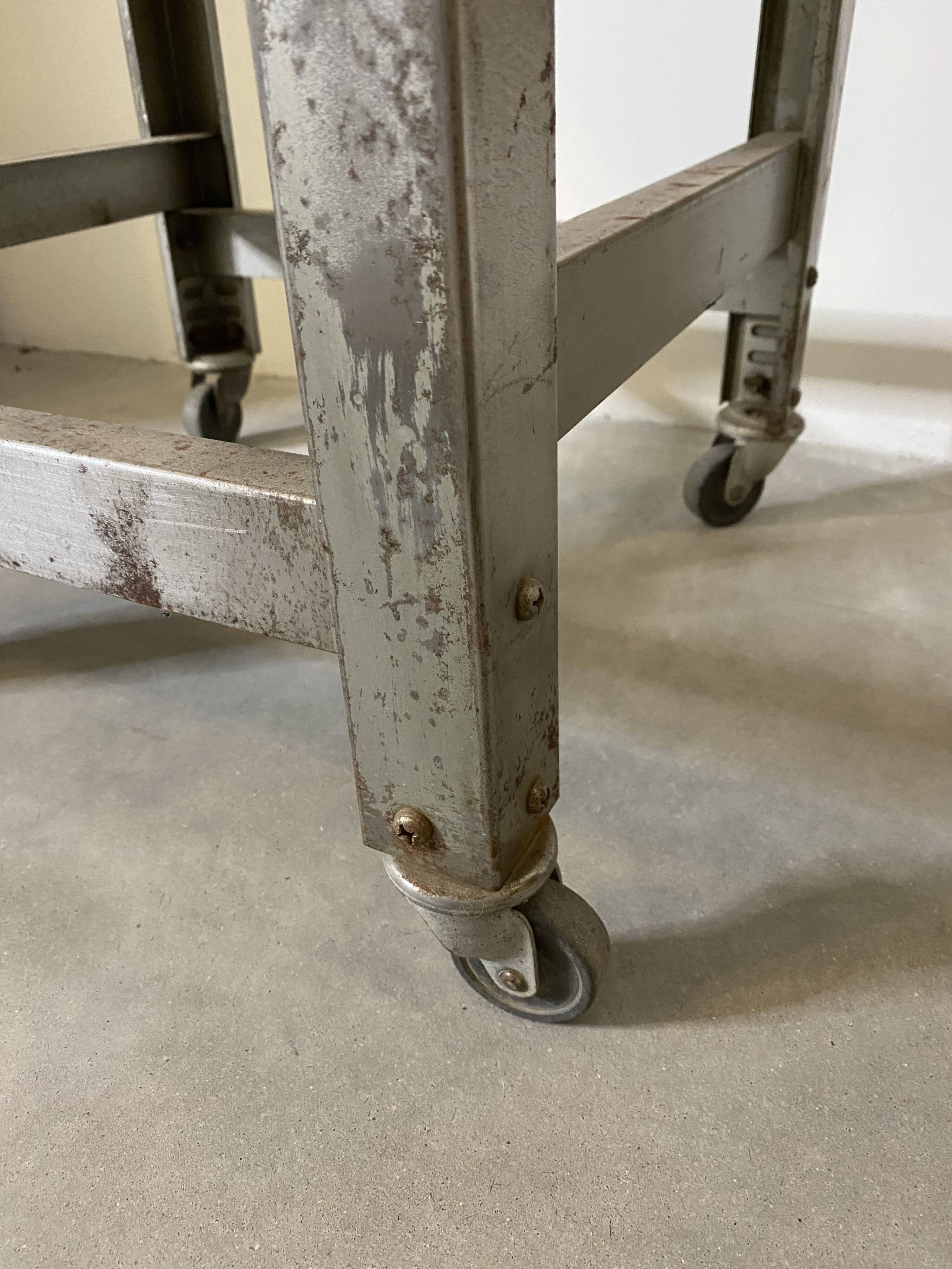 Industrial trade furniture with drawers