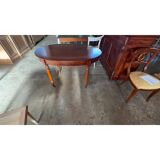 Italian Warm Extendable Oval Table in Walnut and Maple