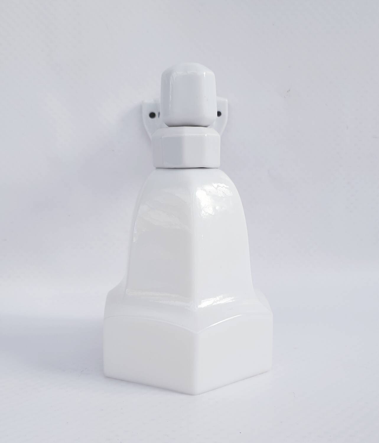 Art Deco porcelain wall lamp