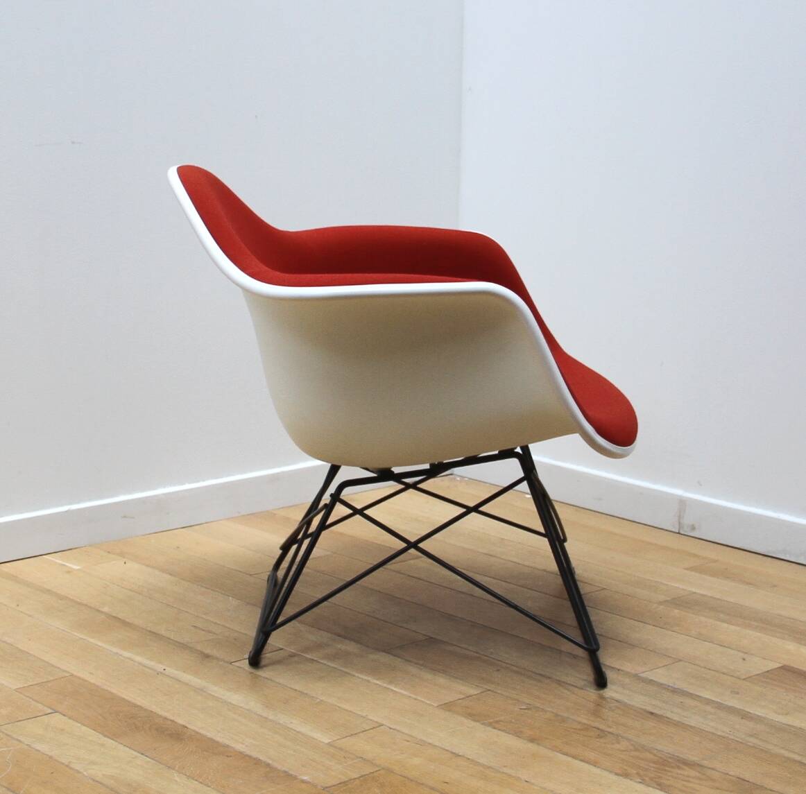 Pair of Arm Chair LAR armchairs, Charles & Ray Eames