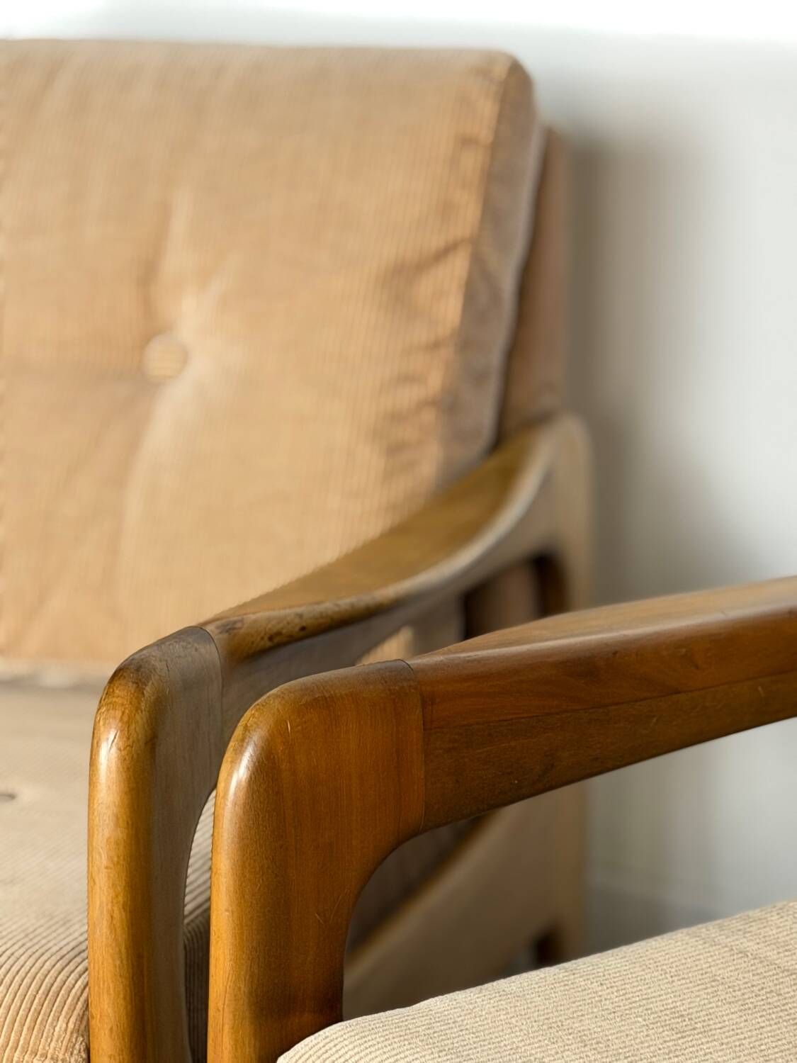 Paire de fauteuils vintage – Années 80 – Velours côtelé beige