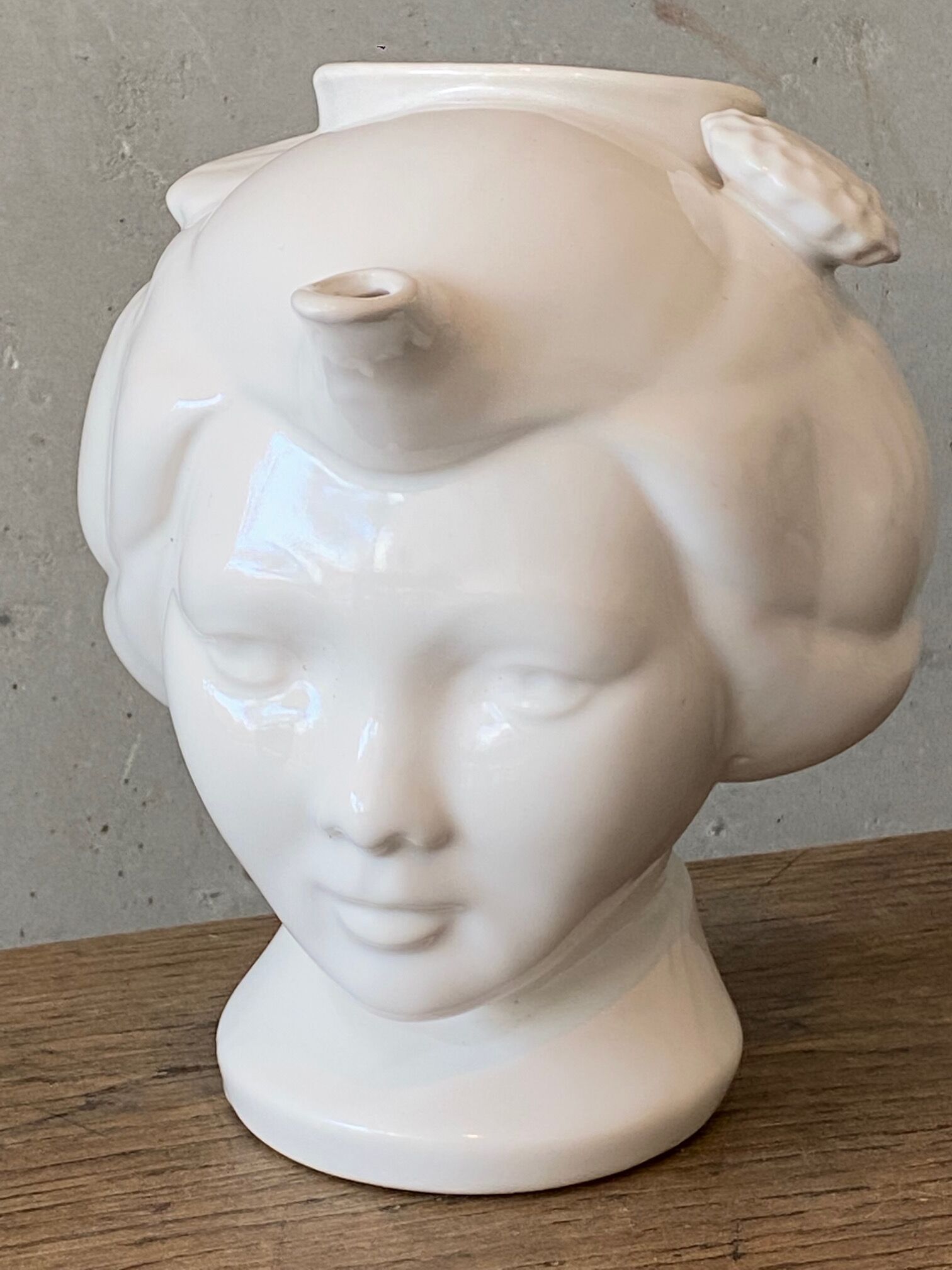 Vase Woman Face