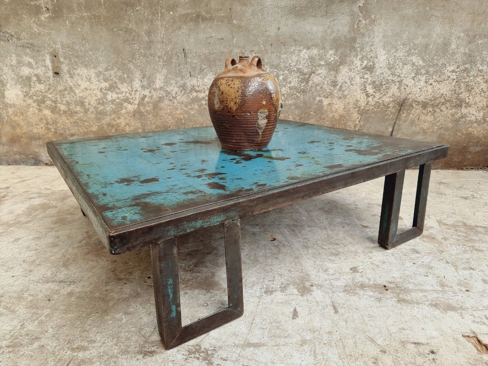 Table basse industrielle acier azur 90 x 110 cm