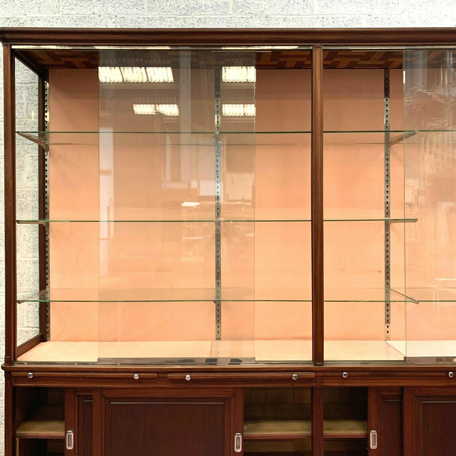 Two-body store window Presentation showcase has sliding doors