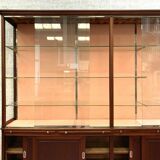 Two-body store window Presentation showcase has sliding doors