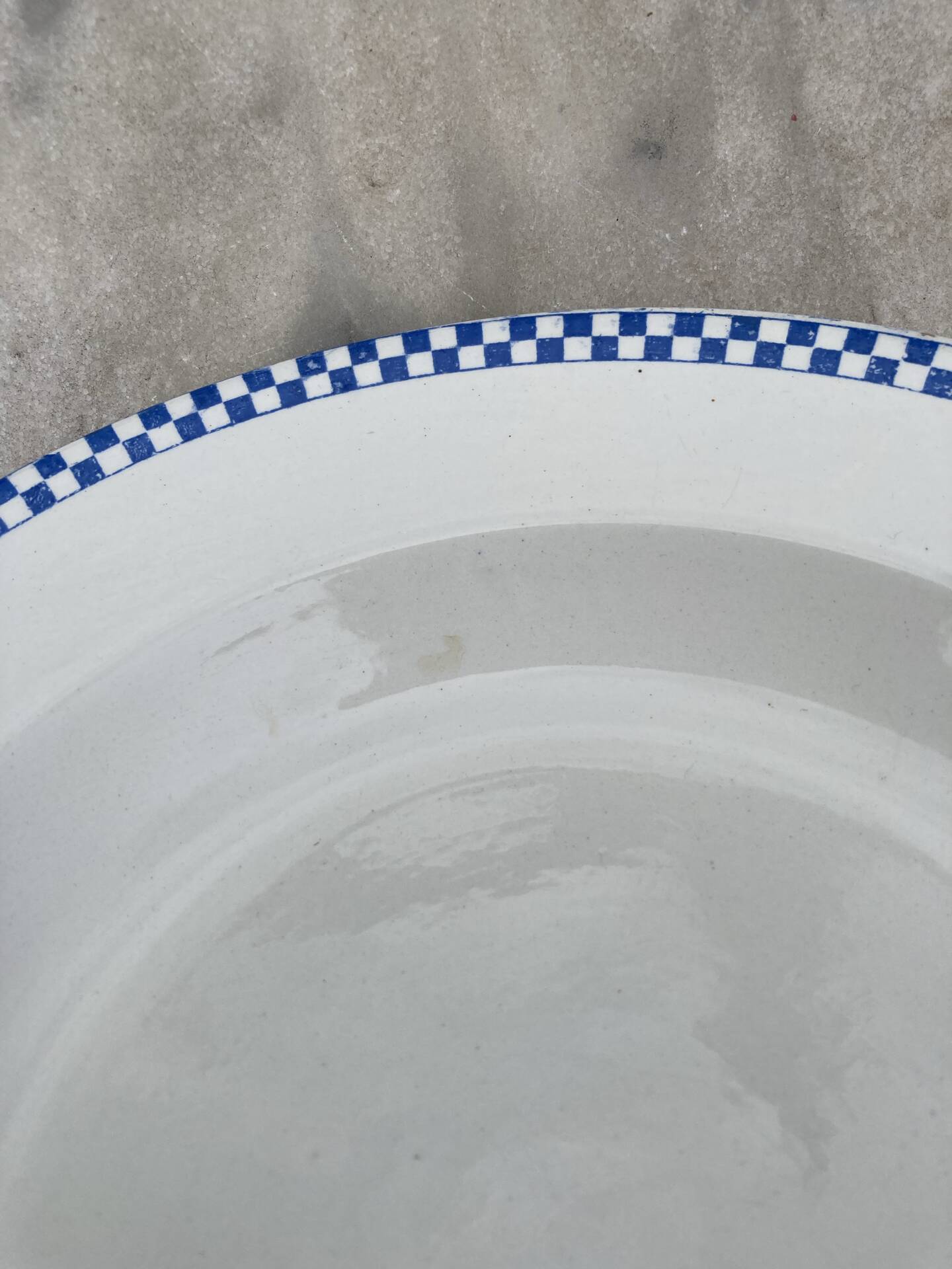 Opaque blue checkered plates Sarreguemines