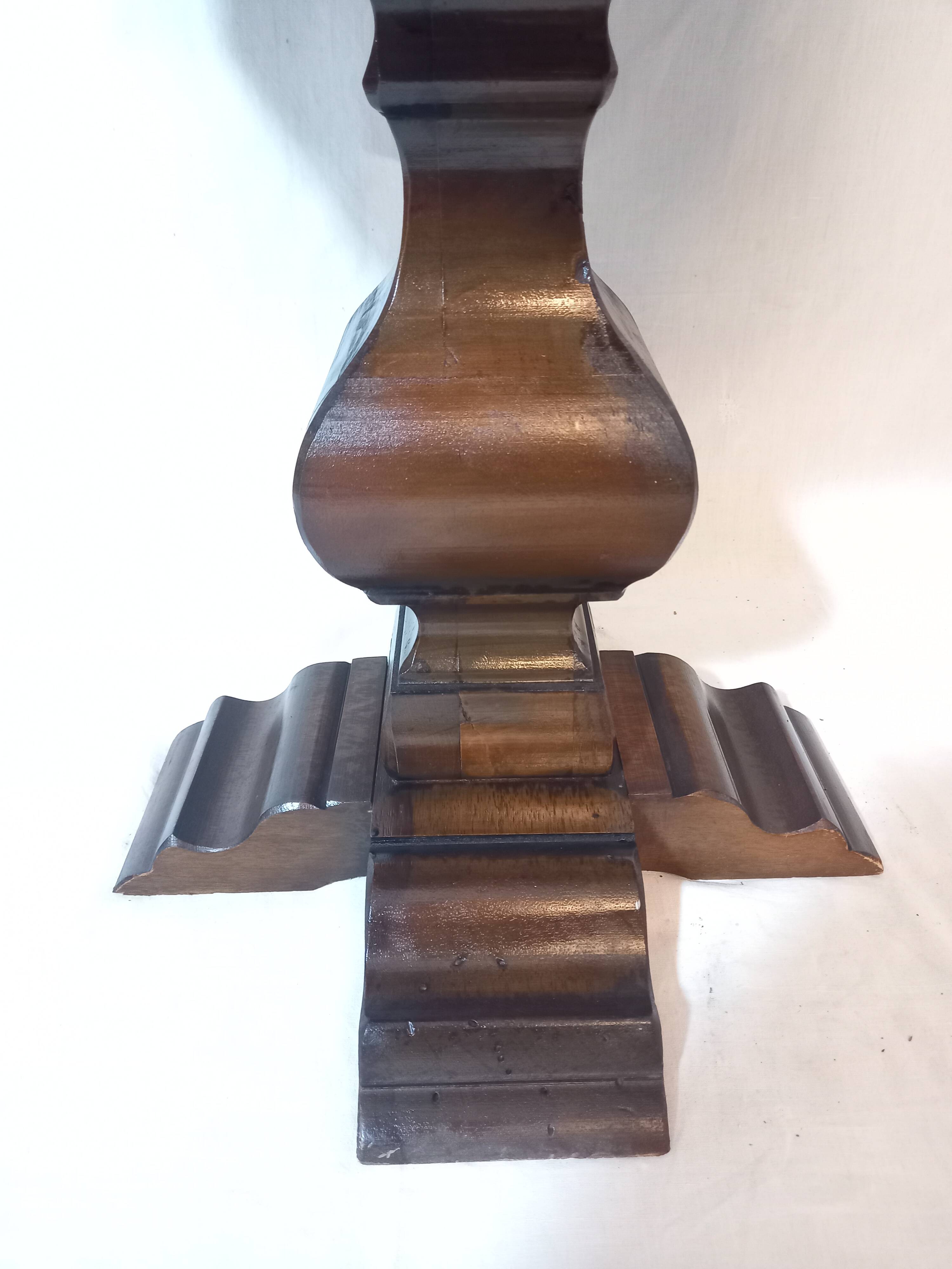 Octagonal Side Table With Baluster Shaft