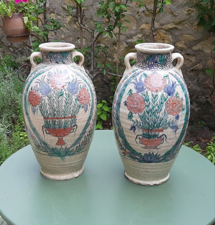 Paire de vases ovoïdes