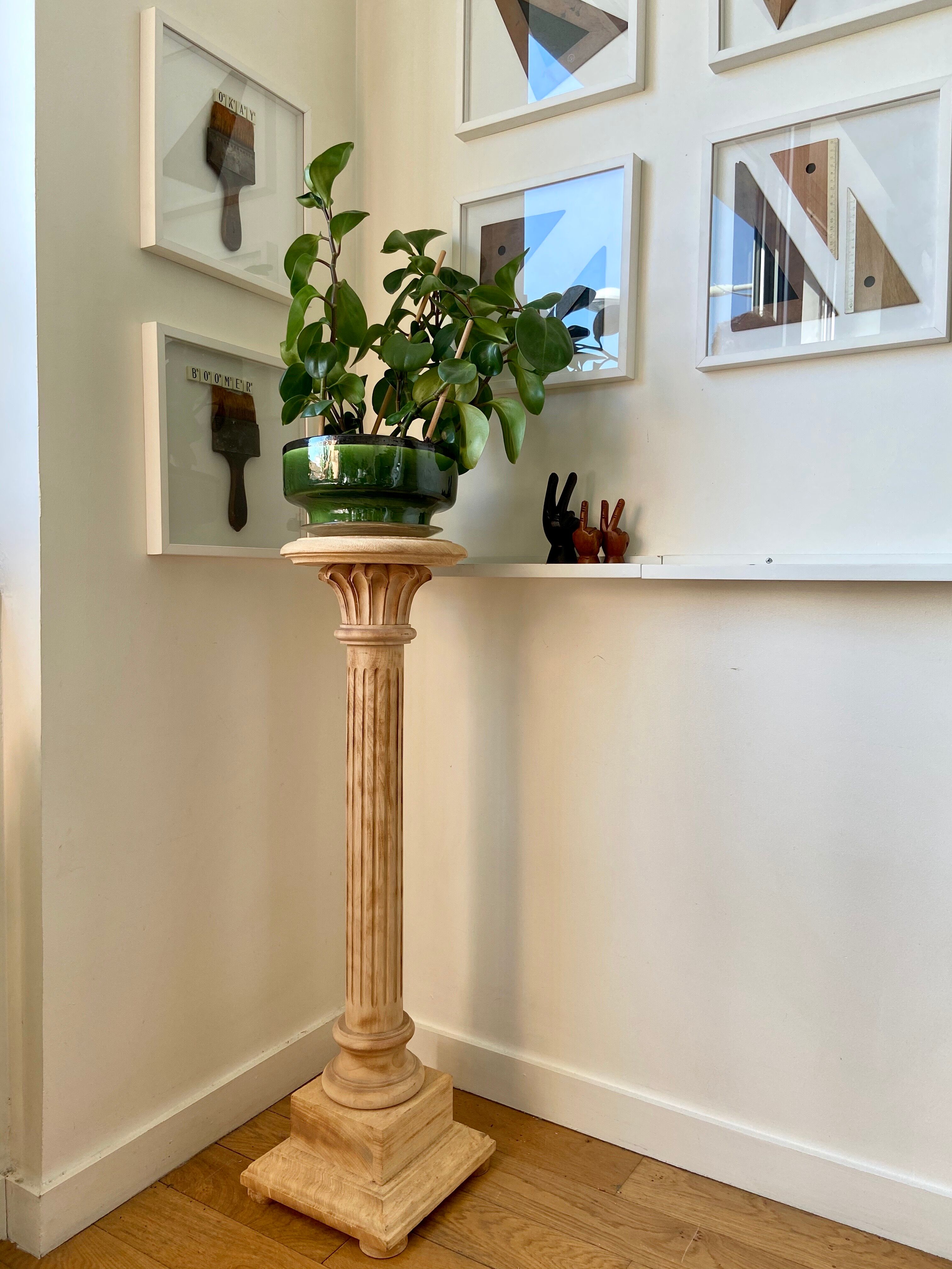 Sellette - wooden column