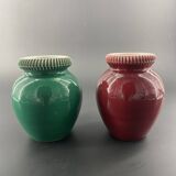 Pol CHAMBOST (1906-1983), Meeting of 2 small ovoid vases with hemmed edges in green/red earthenware