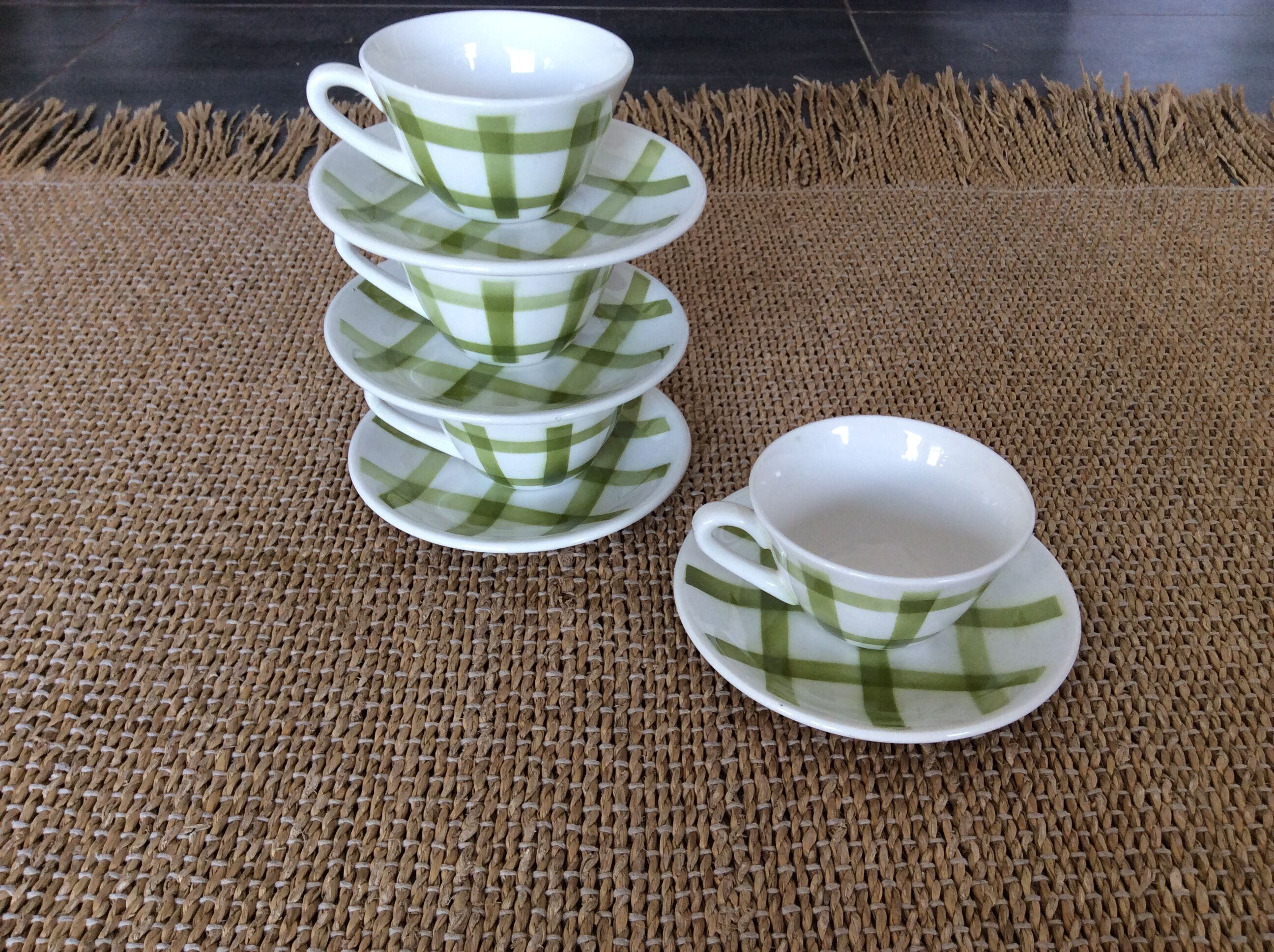 4 Vichy coffee cups