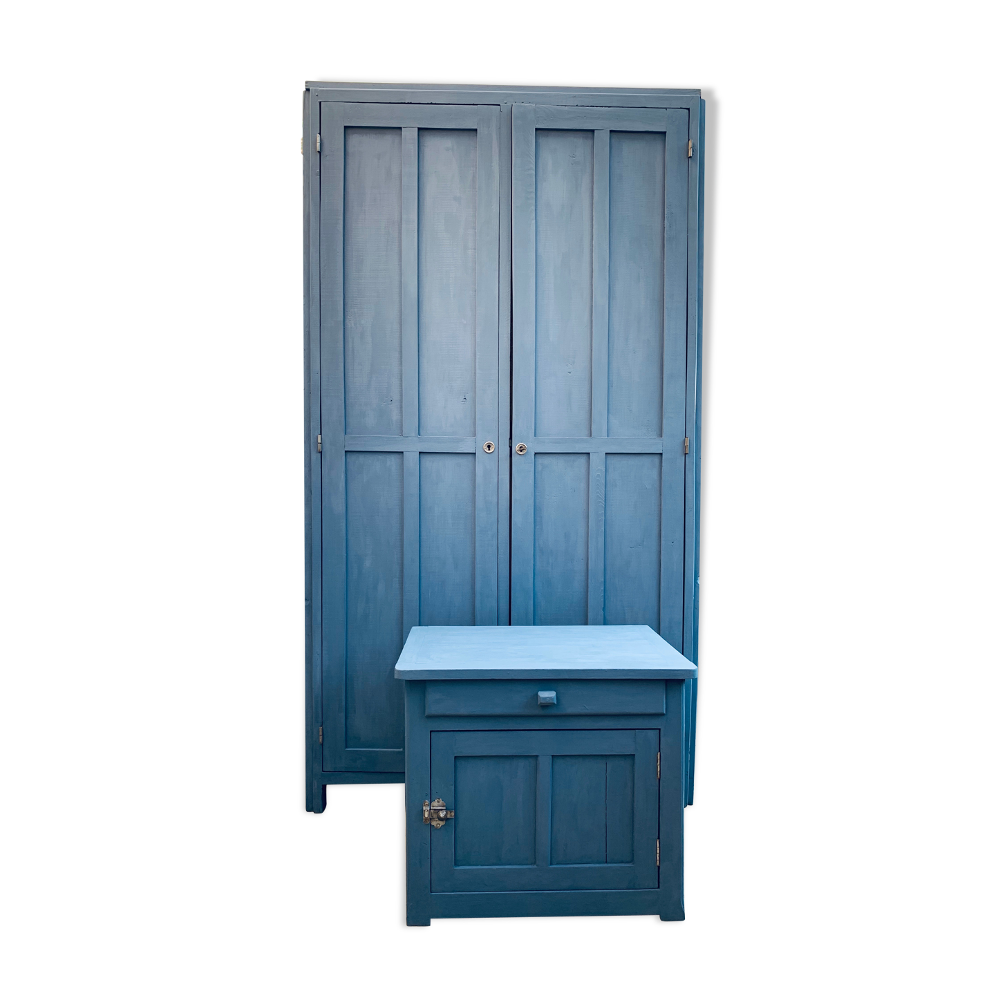 Parisian wardrobe and his bedside