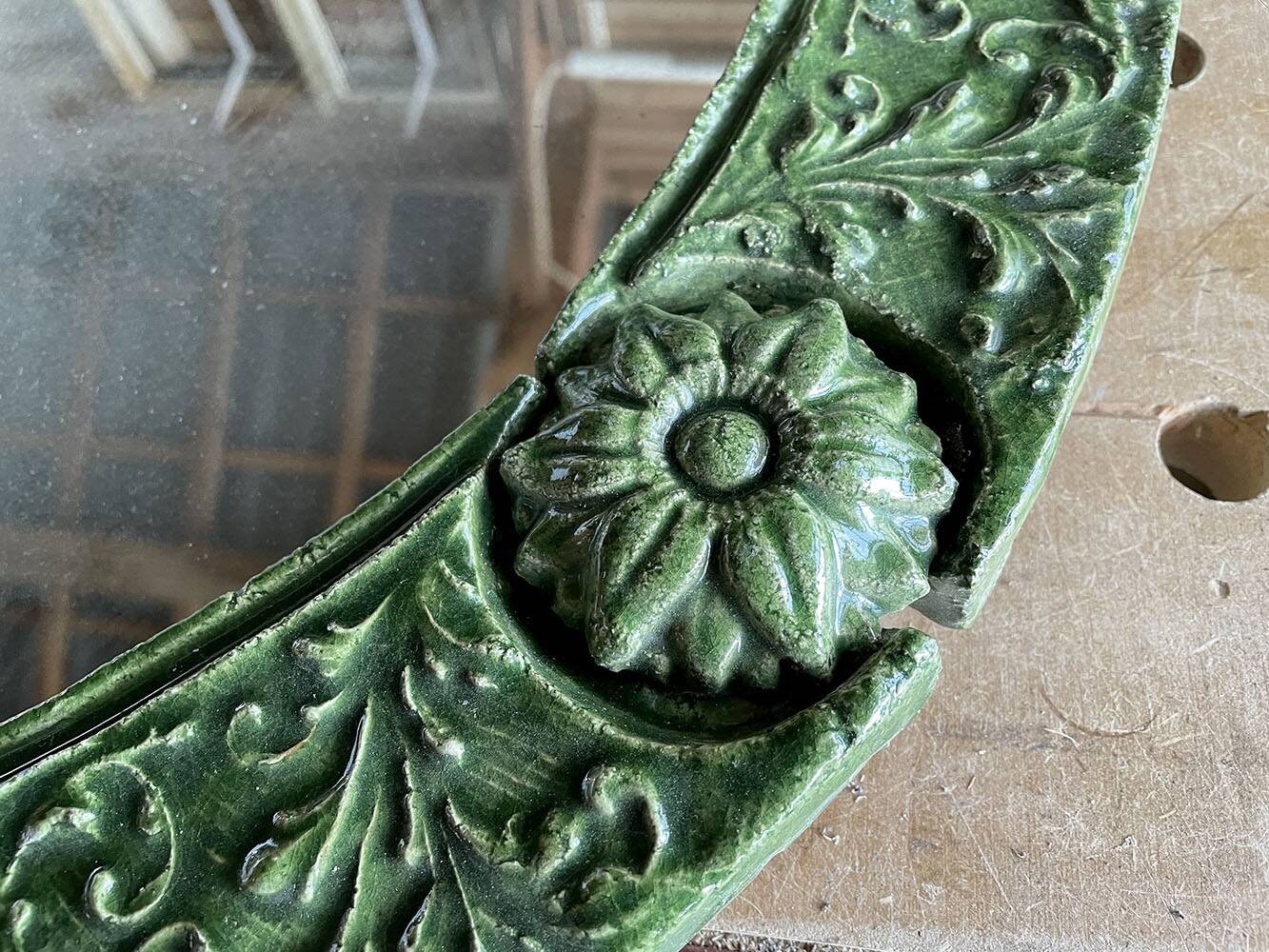 Oval green ceramic mirror - 73x51cm