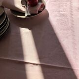 Nappe damassée ancienne en lin baby rose