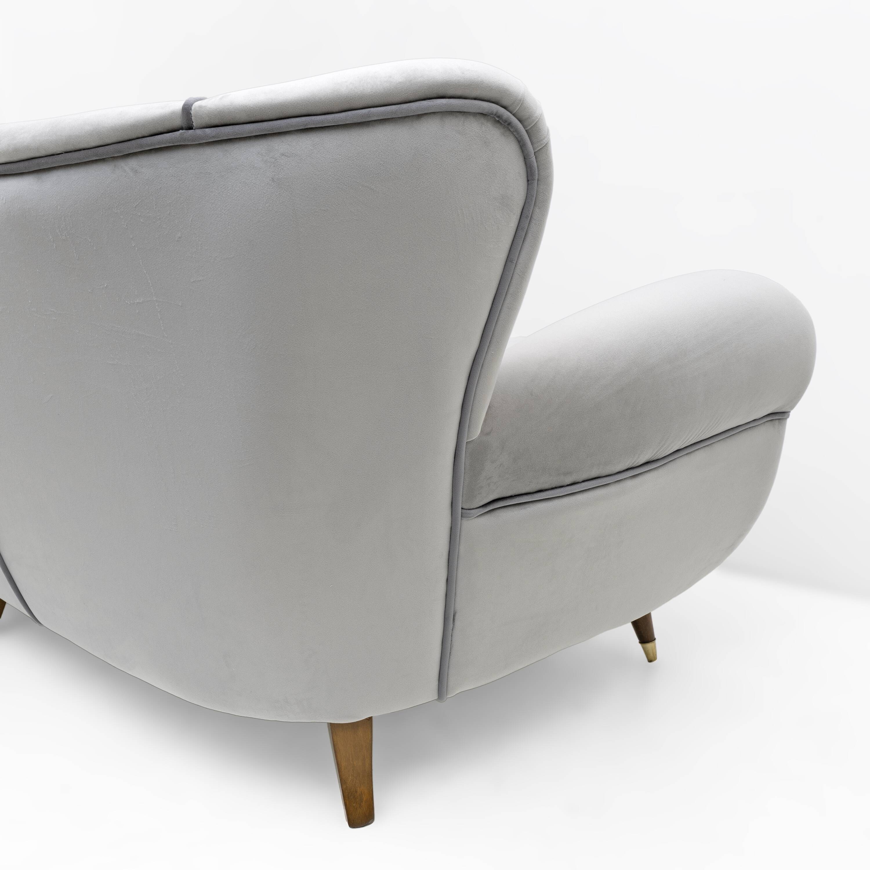 Attributed Guglielmo Ulrich Art Deco Italian Velvet Sofa, 1940s