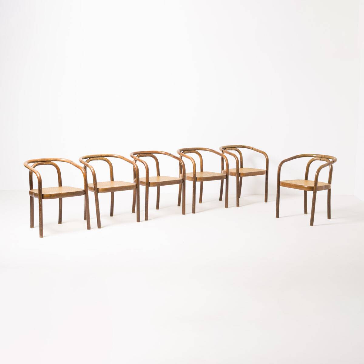 Ensemble de 6 chaises de salle à manger en bois et en rotin synthétique par Antonin Sumen pour Ton.