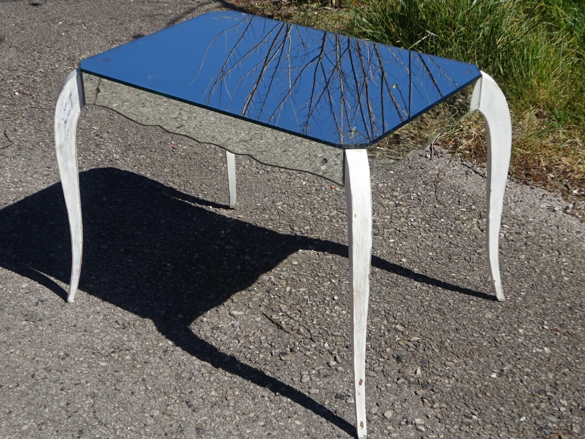 Mirror coffee table in Louis XV style