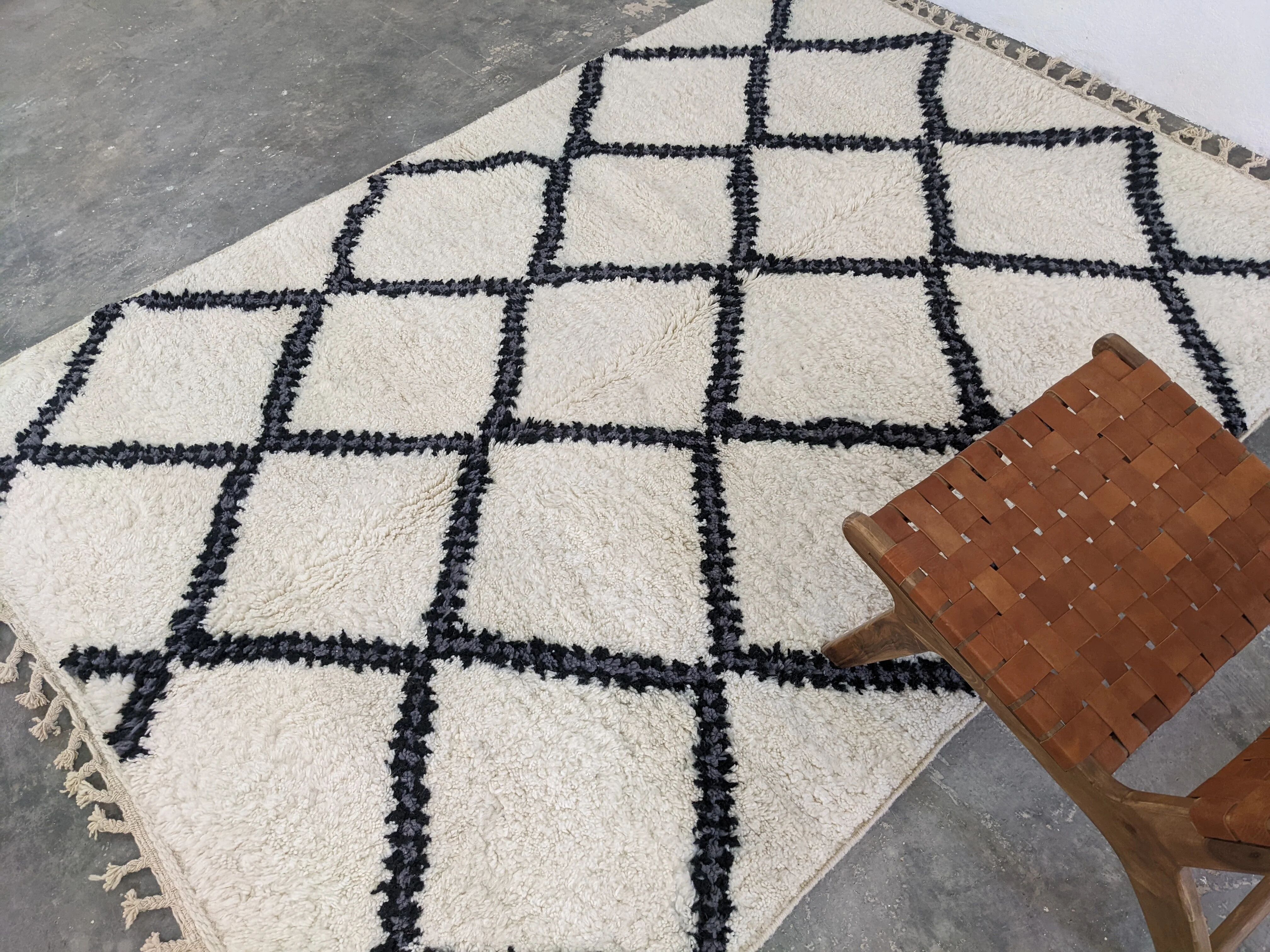 Large Beni Ouarain rug, 280 x 205 cm