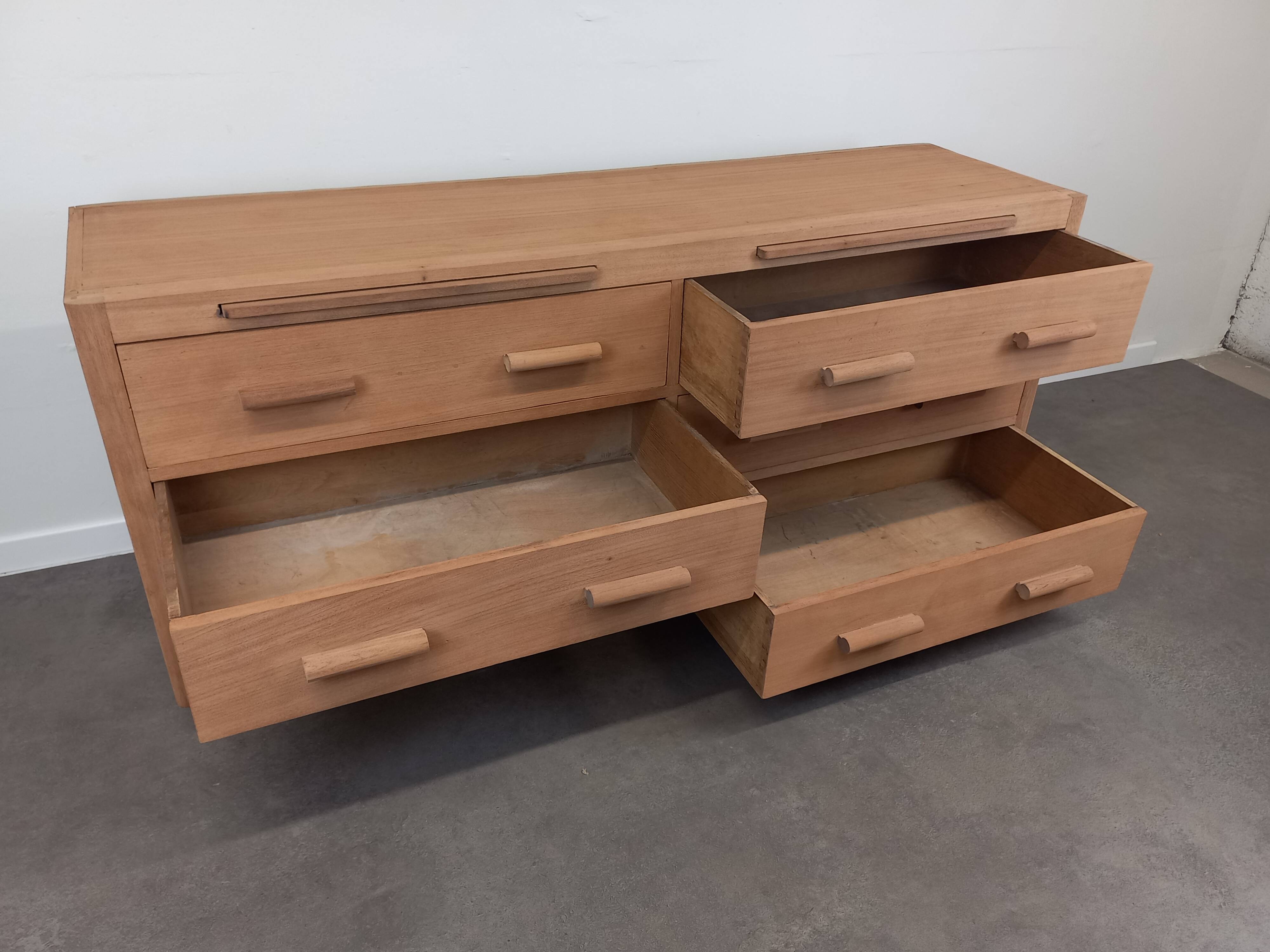 Meuble à tiroirs art déco