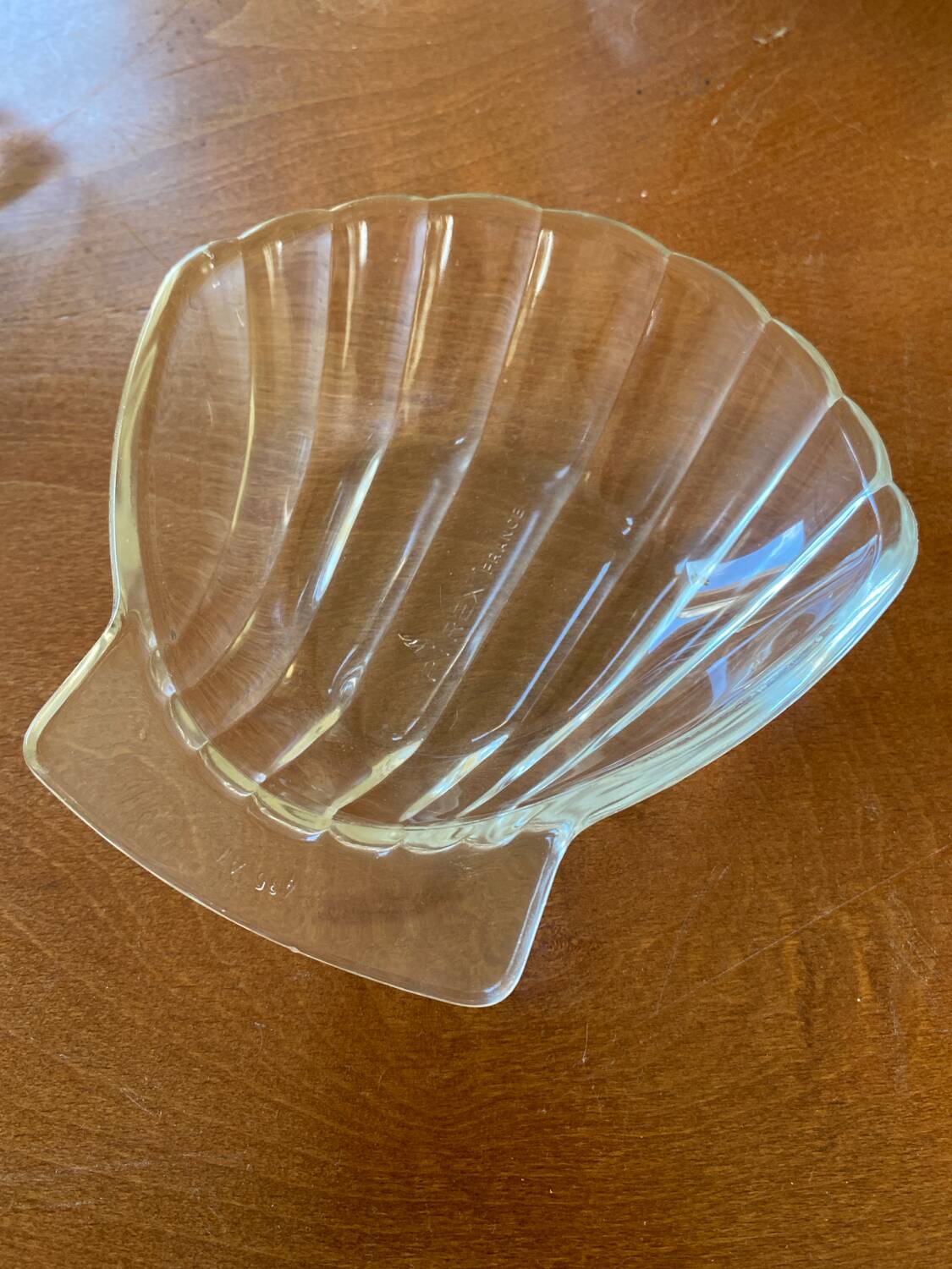 Pyrex scallop shell set