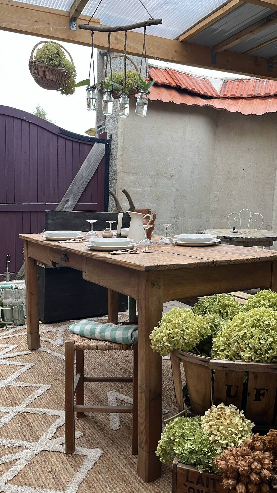 Farm table