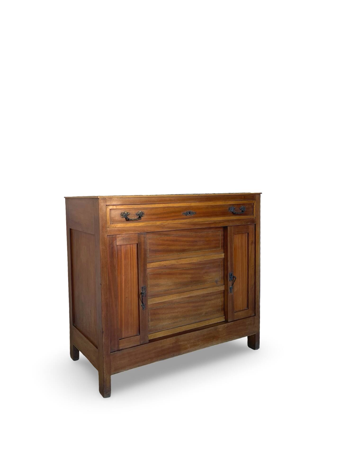 Commode de style Art Déco en bois de cerisier et noyer.