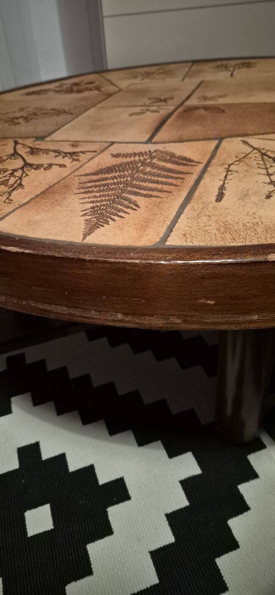 Vintage leduc table