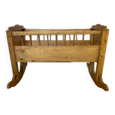 Lit bébé ancienne à bois