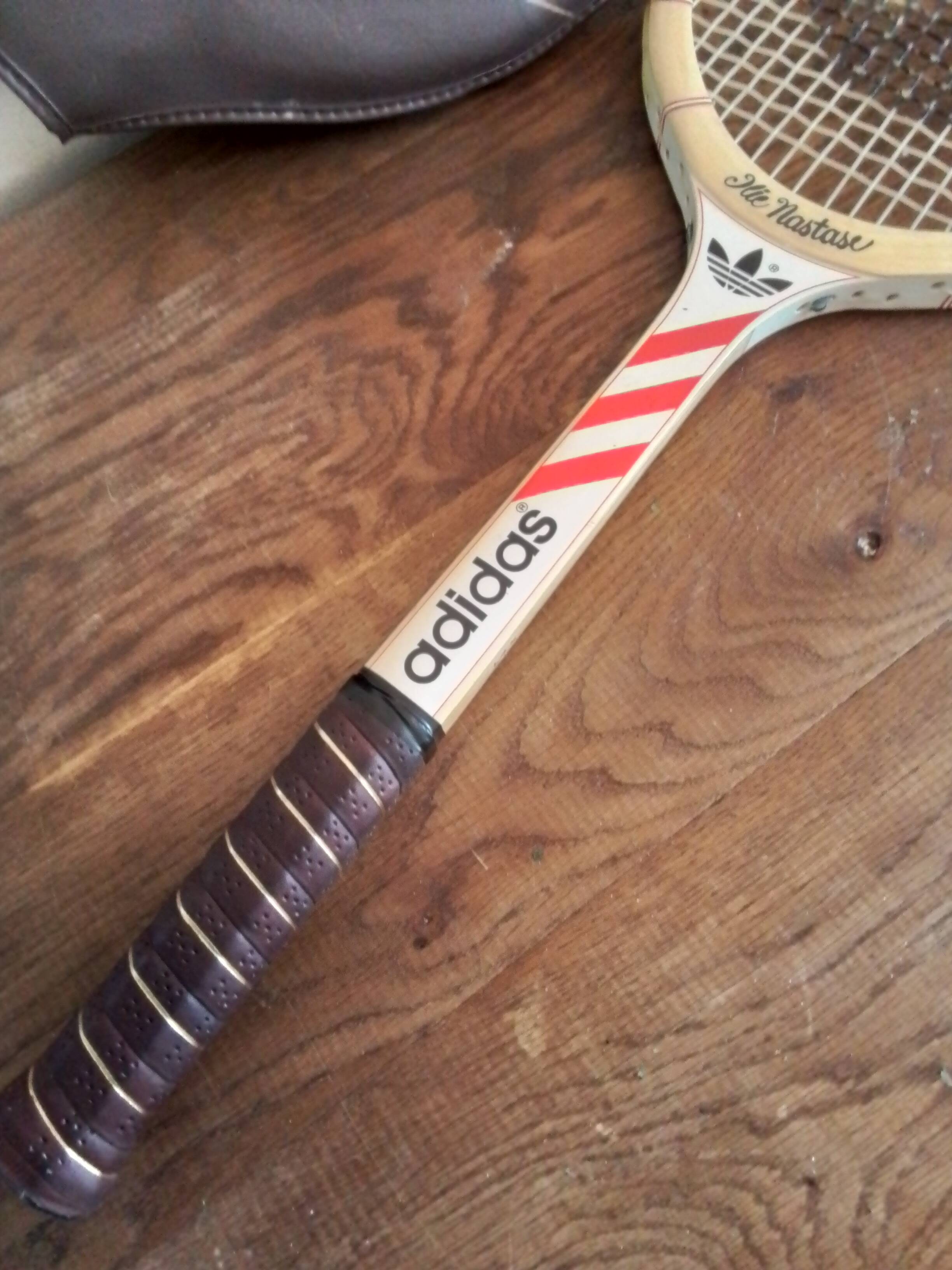Ilie Nasrase Ads 040 tennis racket