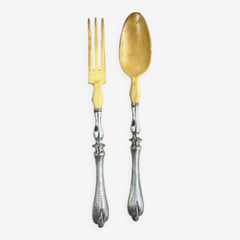 Silver salad server