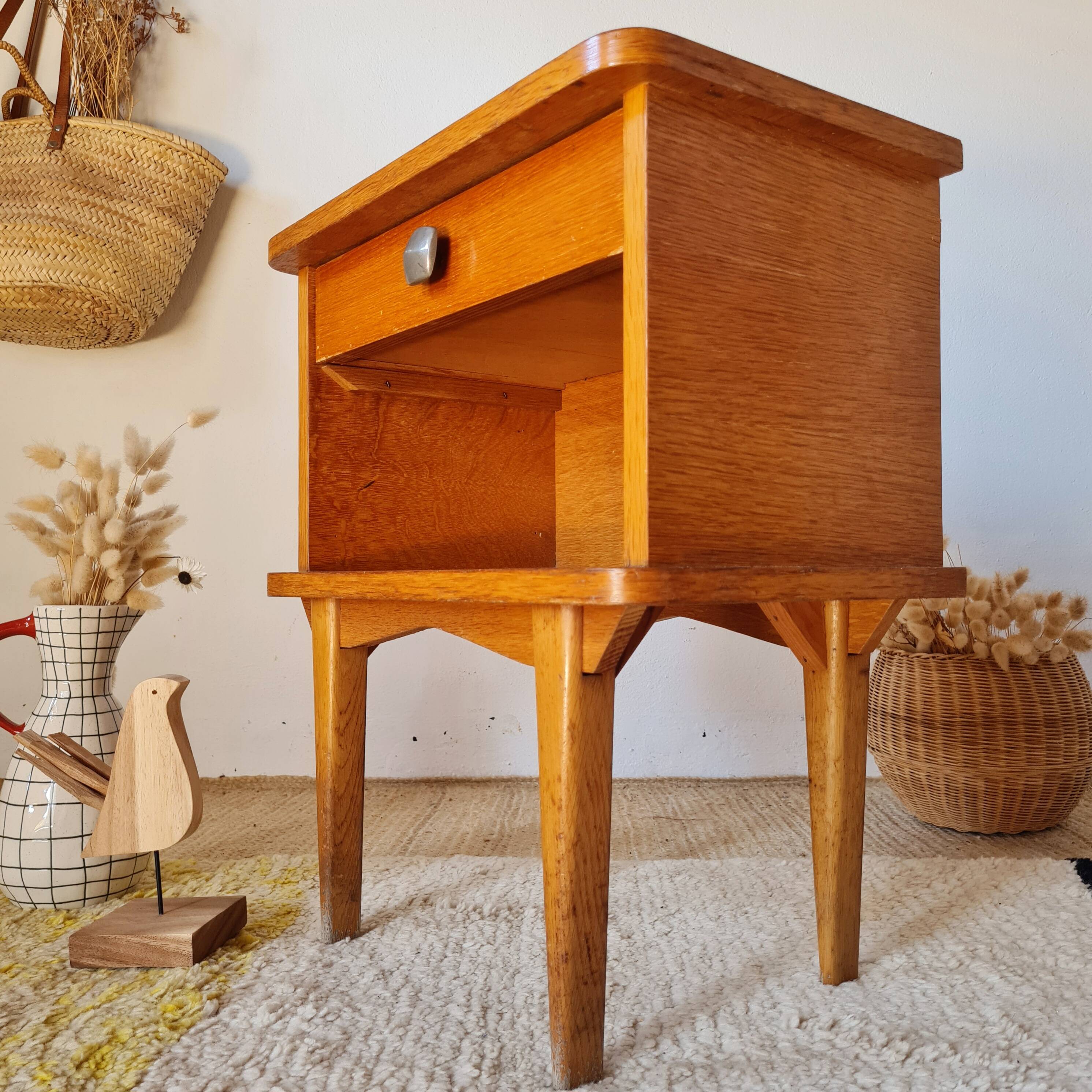 Small vintage Scandinavian bedside table – Mid-Century Design