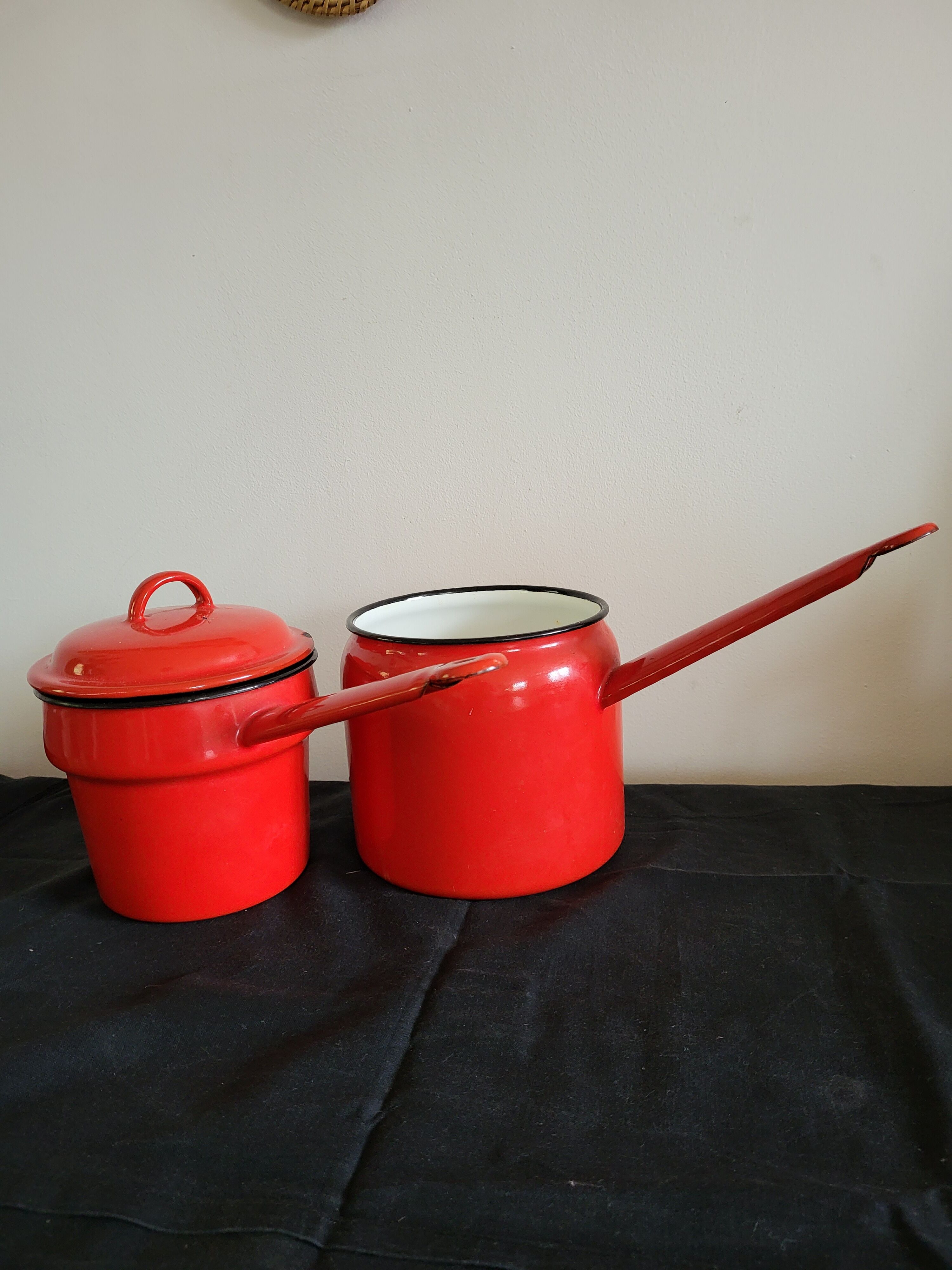 Red kettle in vintage email