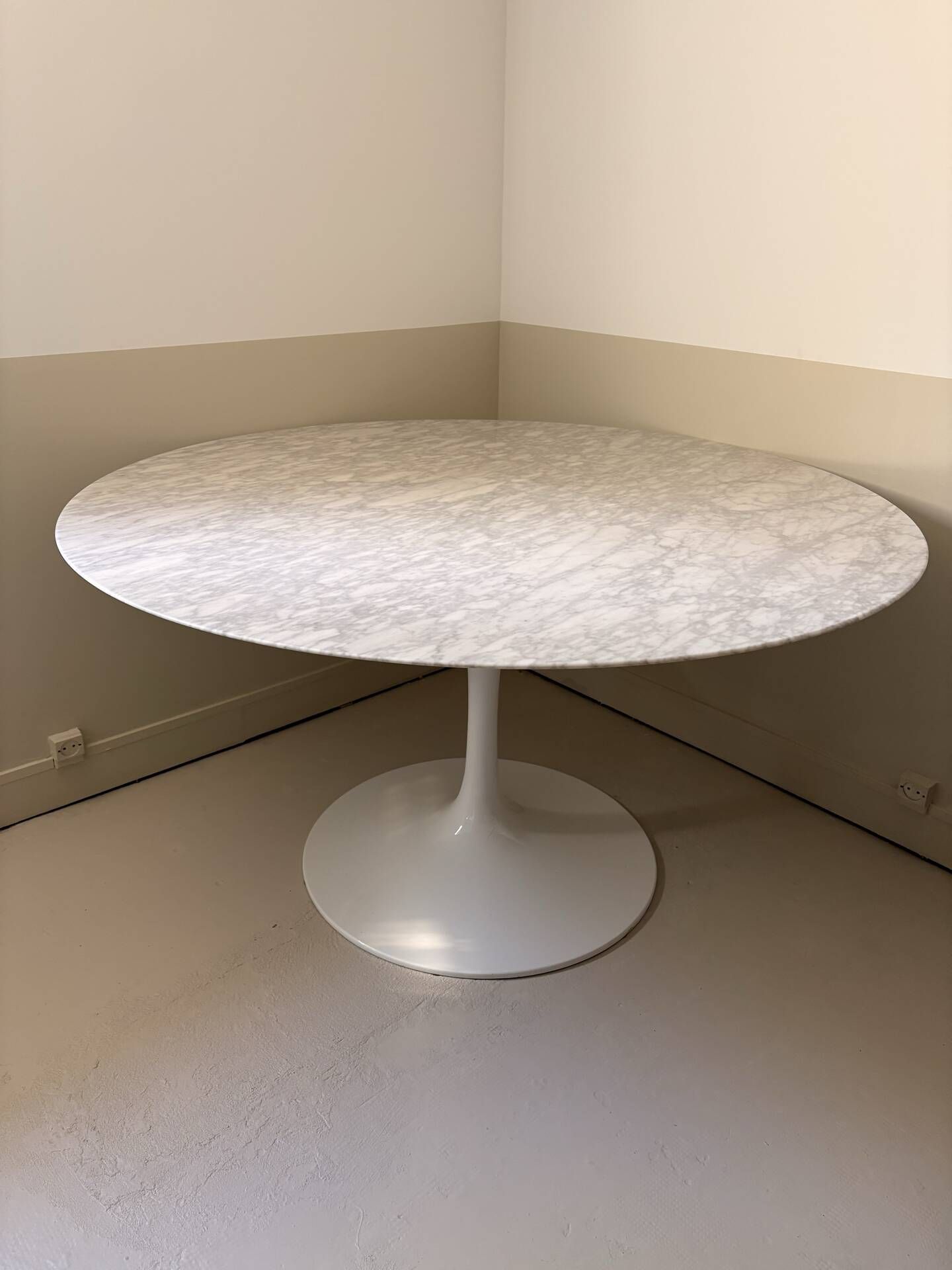 Table Tulip ronde en marbre