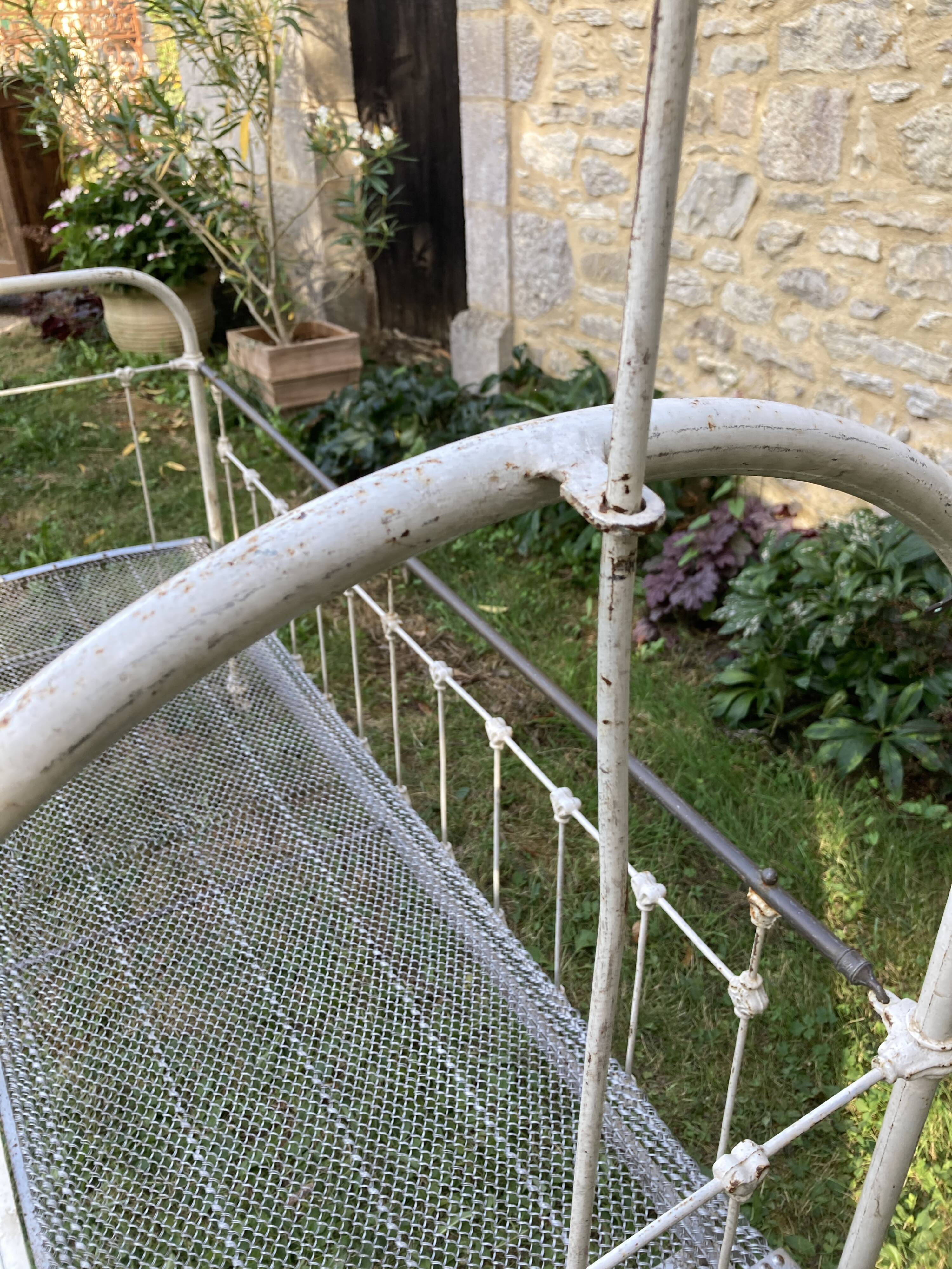 Iron bed for children