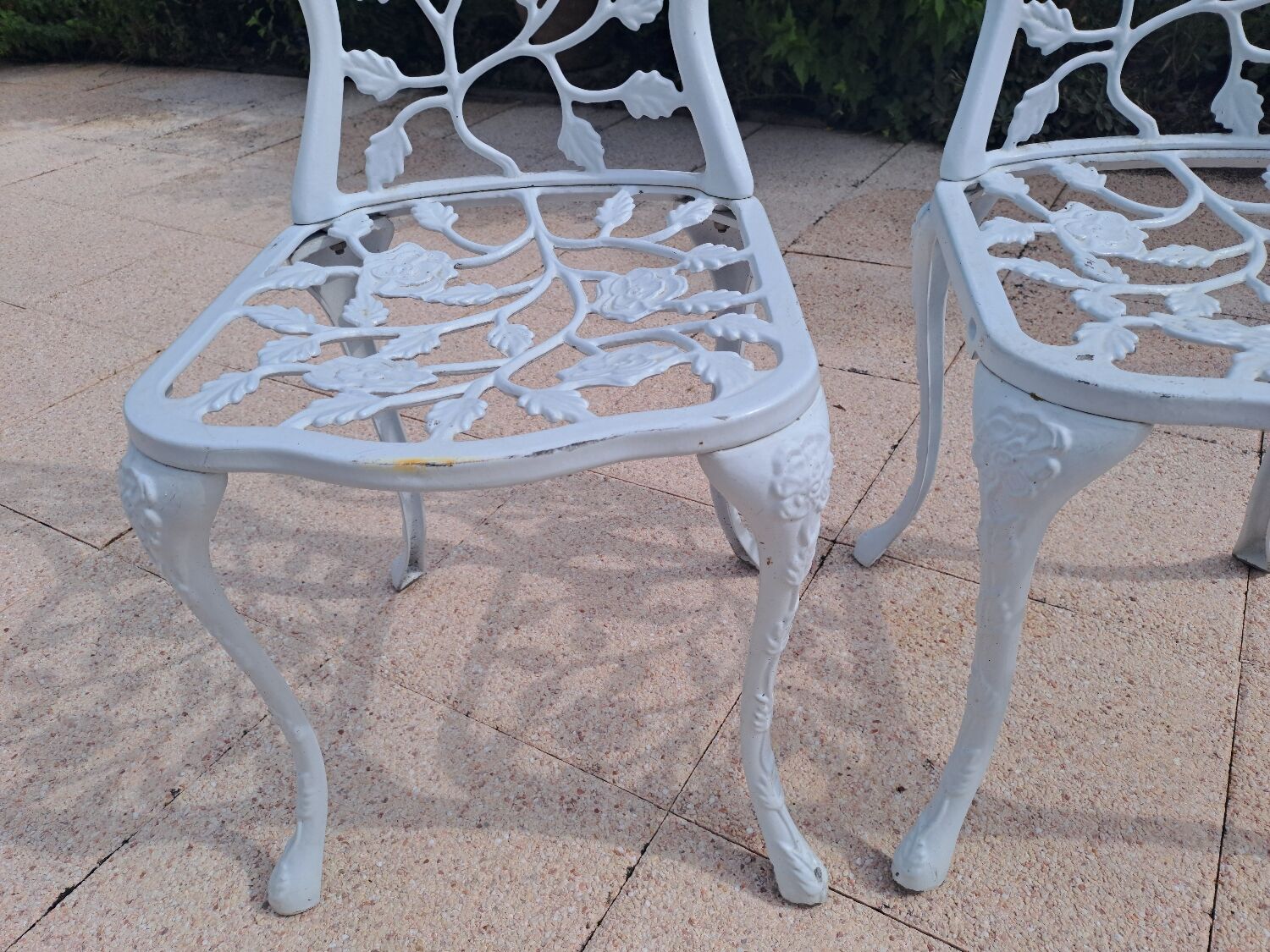 2 cast aluminum garden chairs