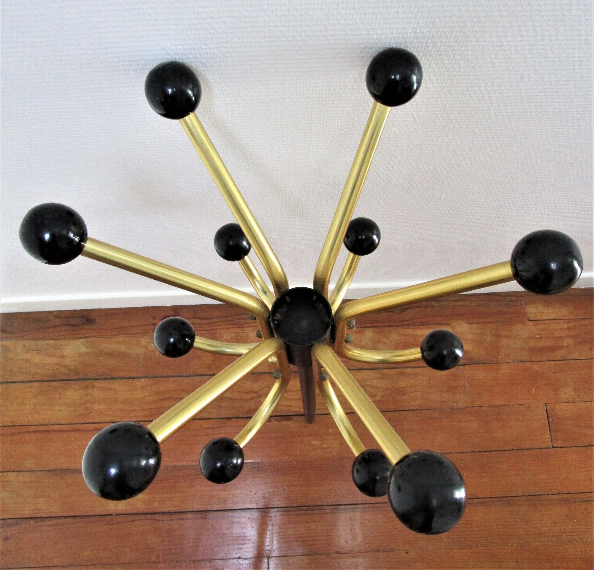 Bistro candracking bistro black metal and gold vintage wood balls