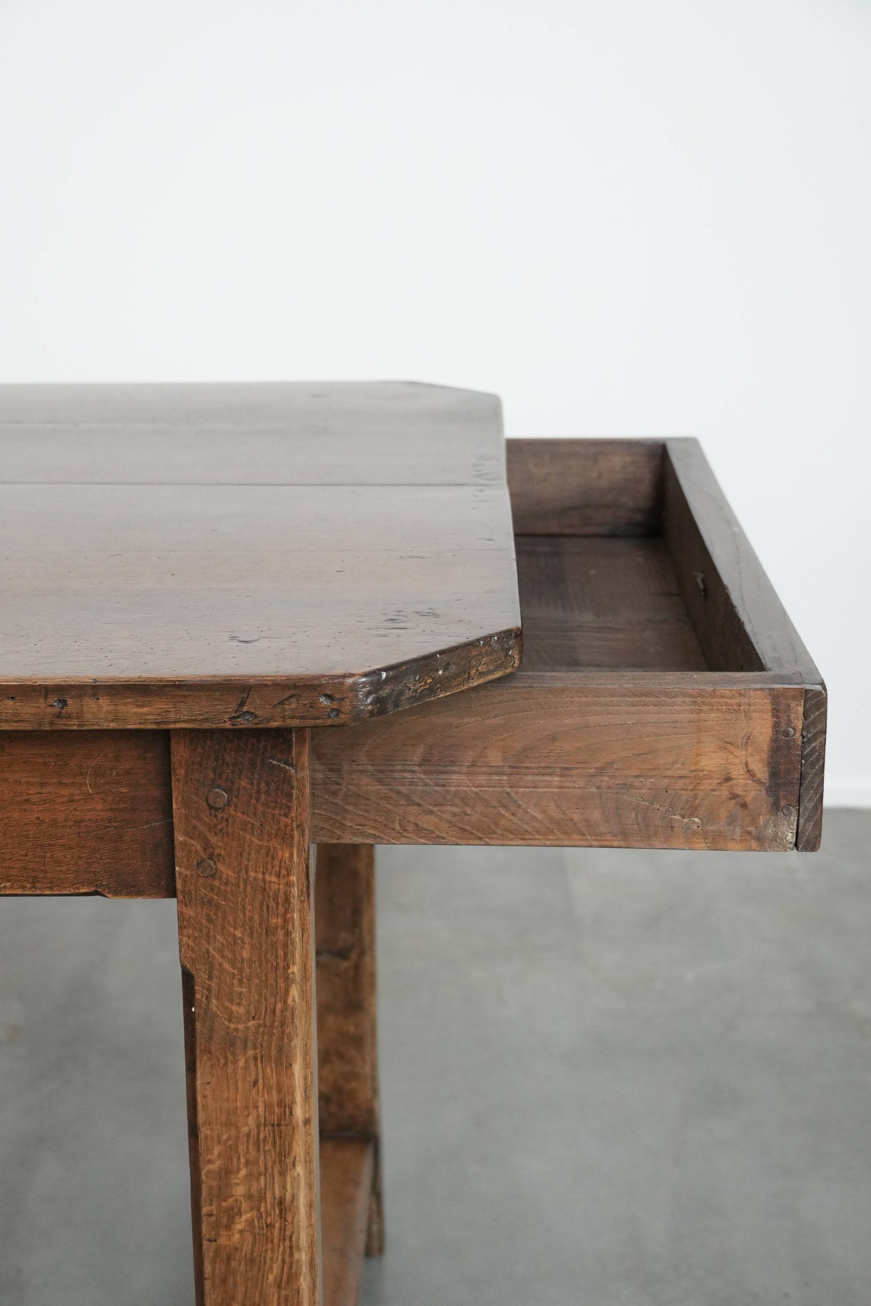 Antique French dining table for 4 to 6 people from the late 18th century