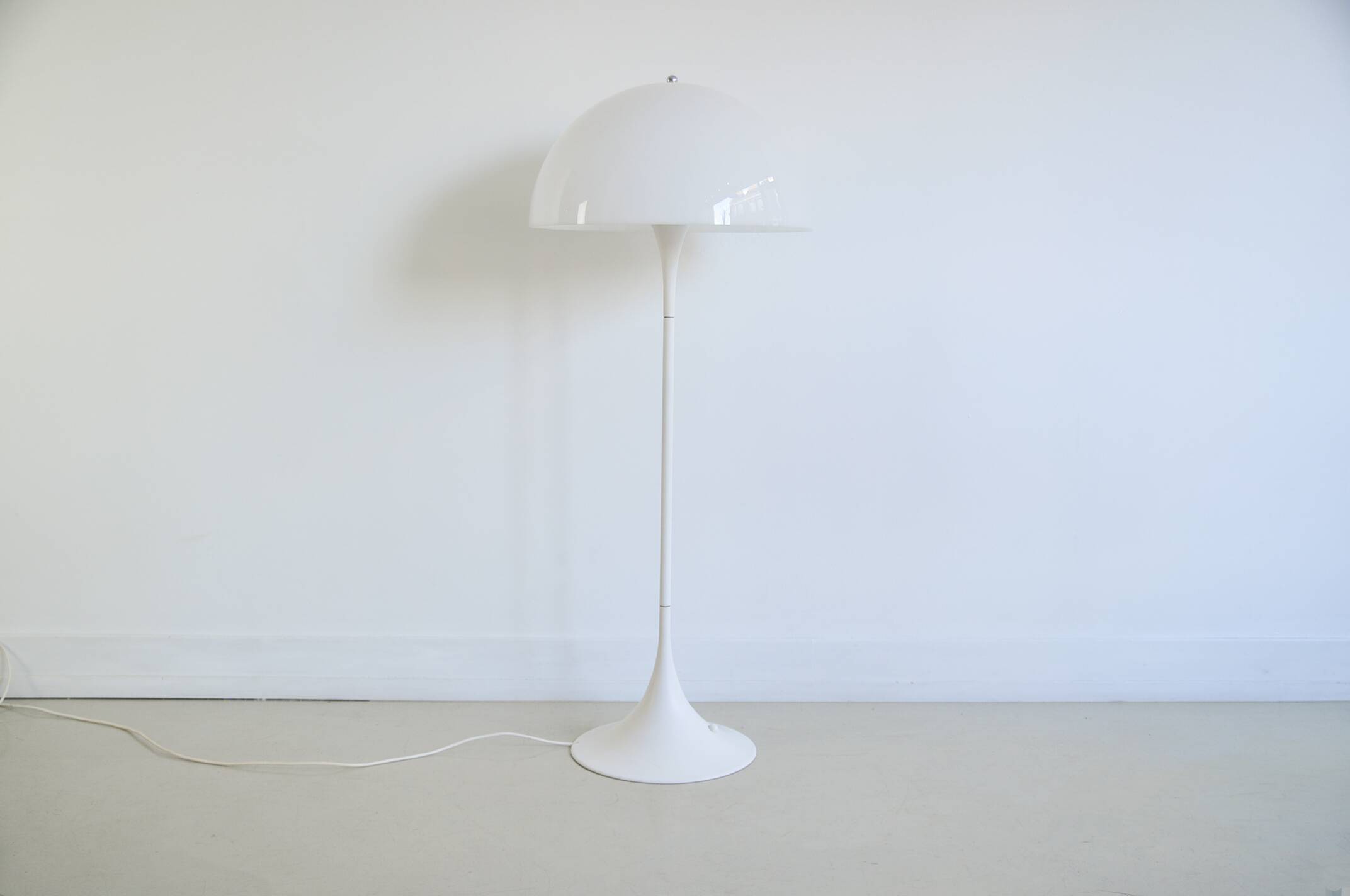 Lampadaire Panthella de Verner Panton pour Louis Poulsen