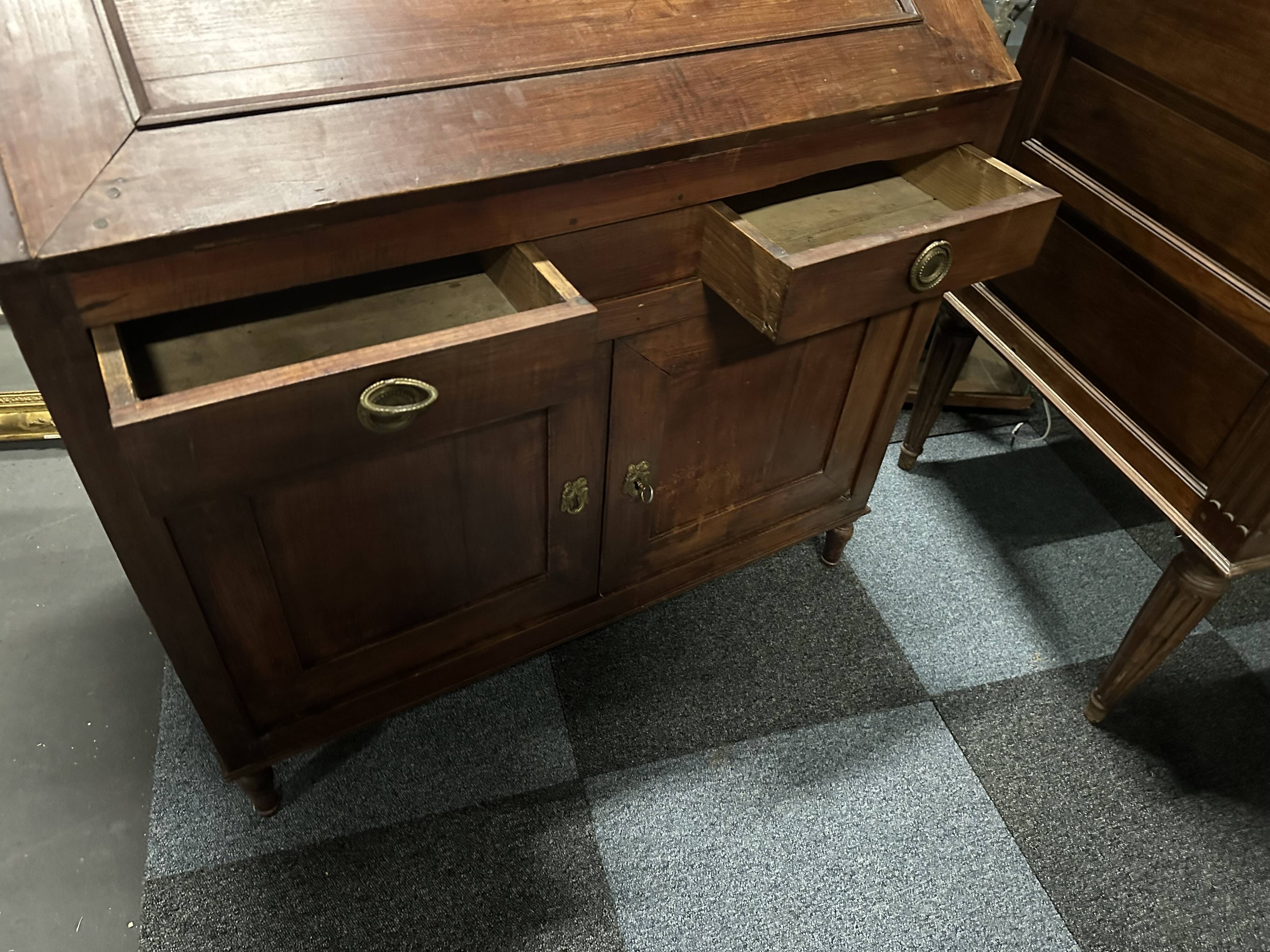 Bureau à pente
