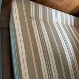Sleigh bed